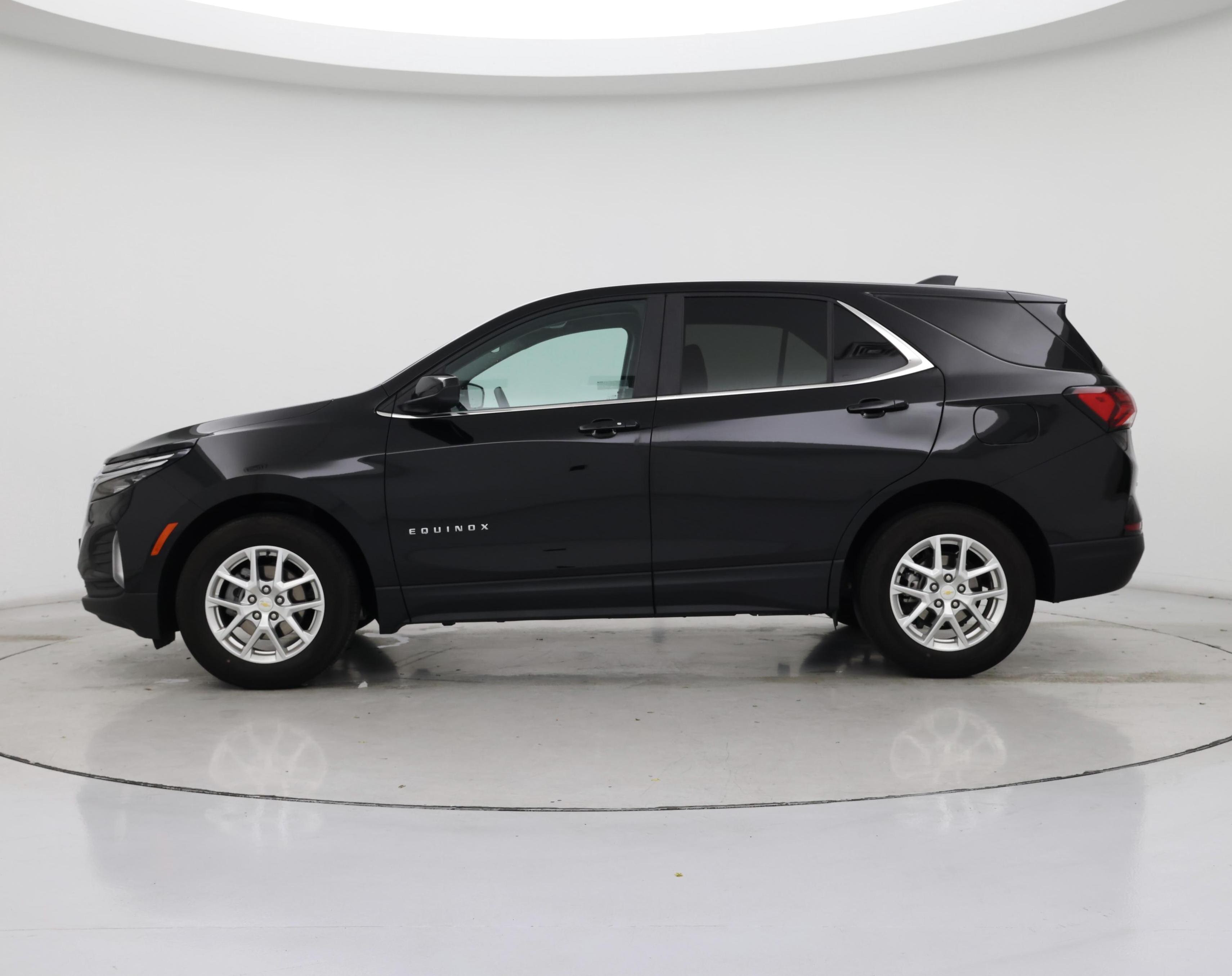 Thumbnail: 2022 Chevrolet Equinox - 3