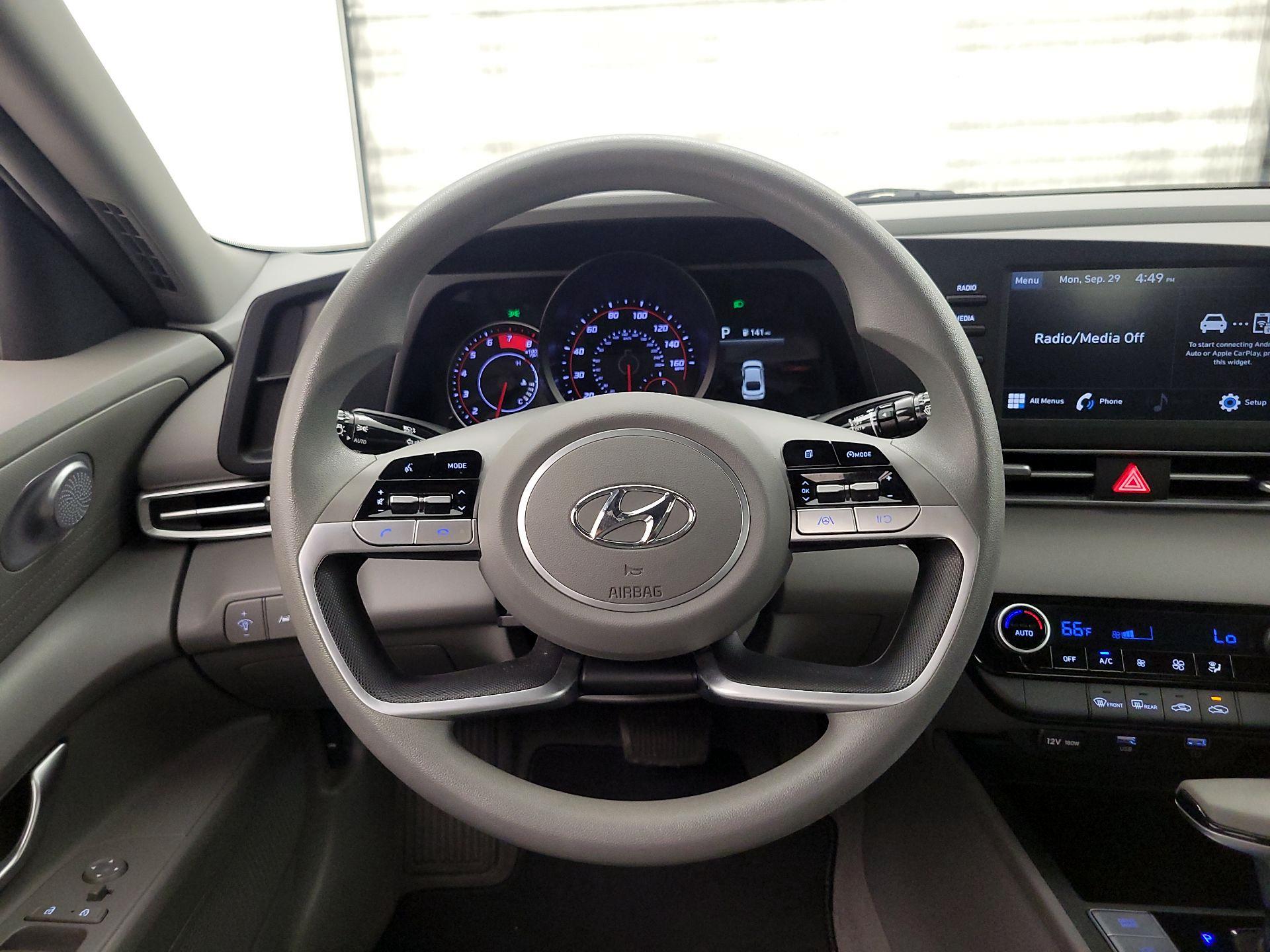 Thumbnail: 2023 Hyundai Elantra - 10