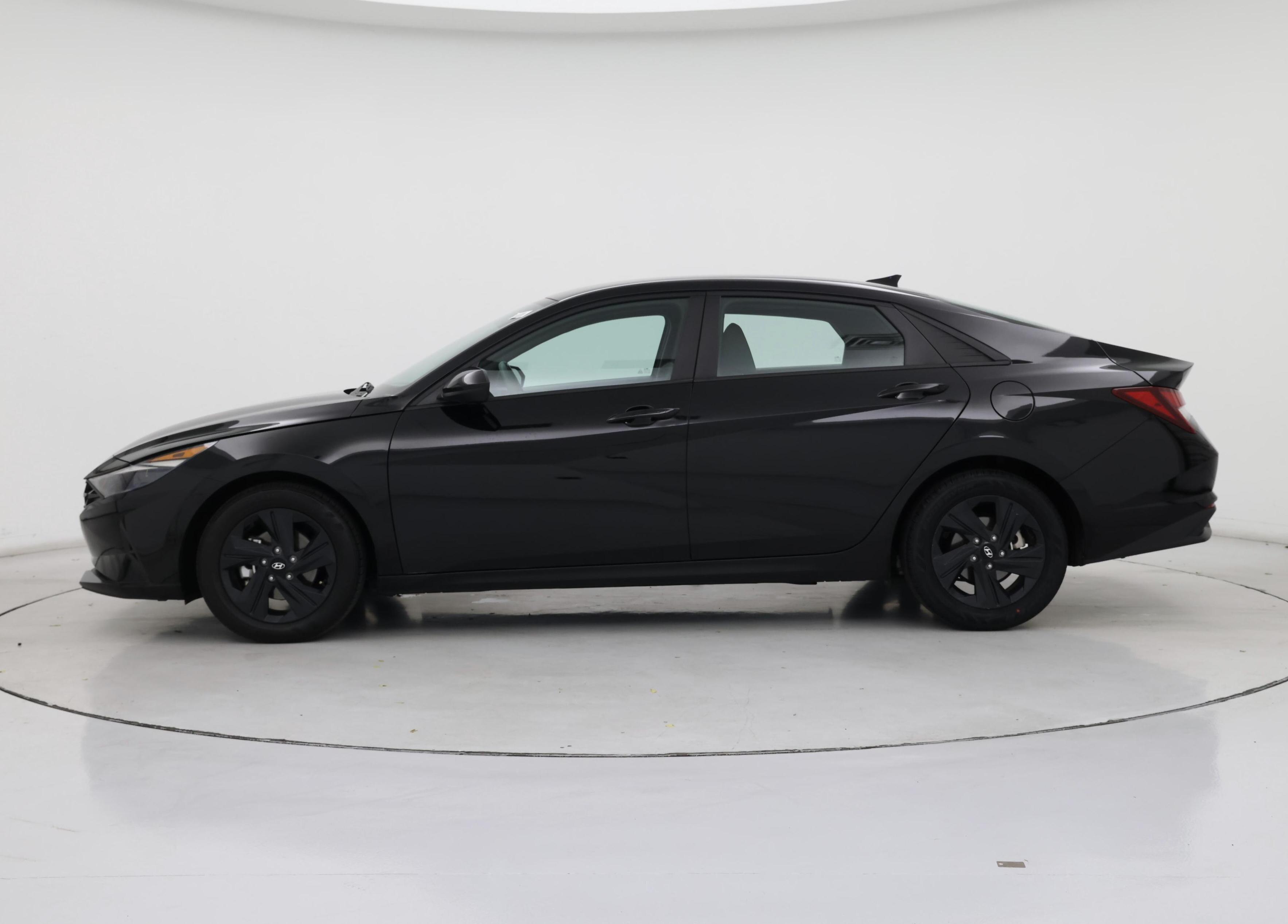 Thumbnail: 2023 Hyundai Elantra - 3