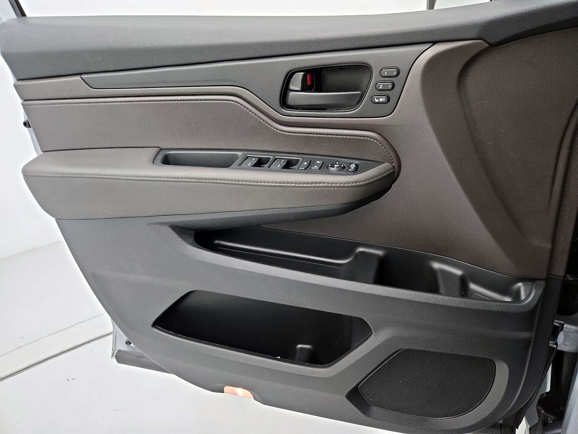 Thumbnail: 2021 Honda Odyssey - 12