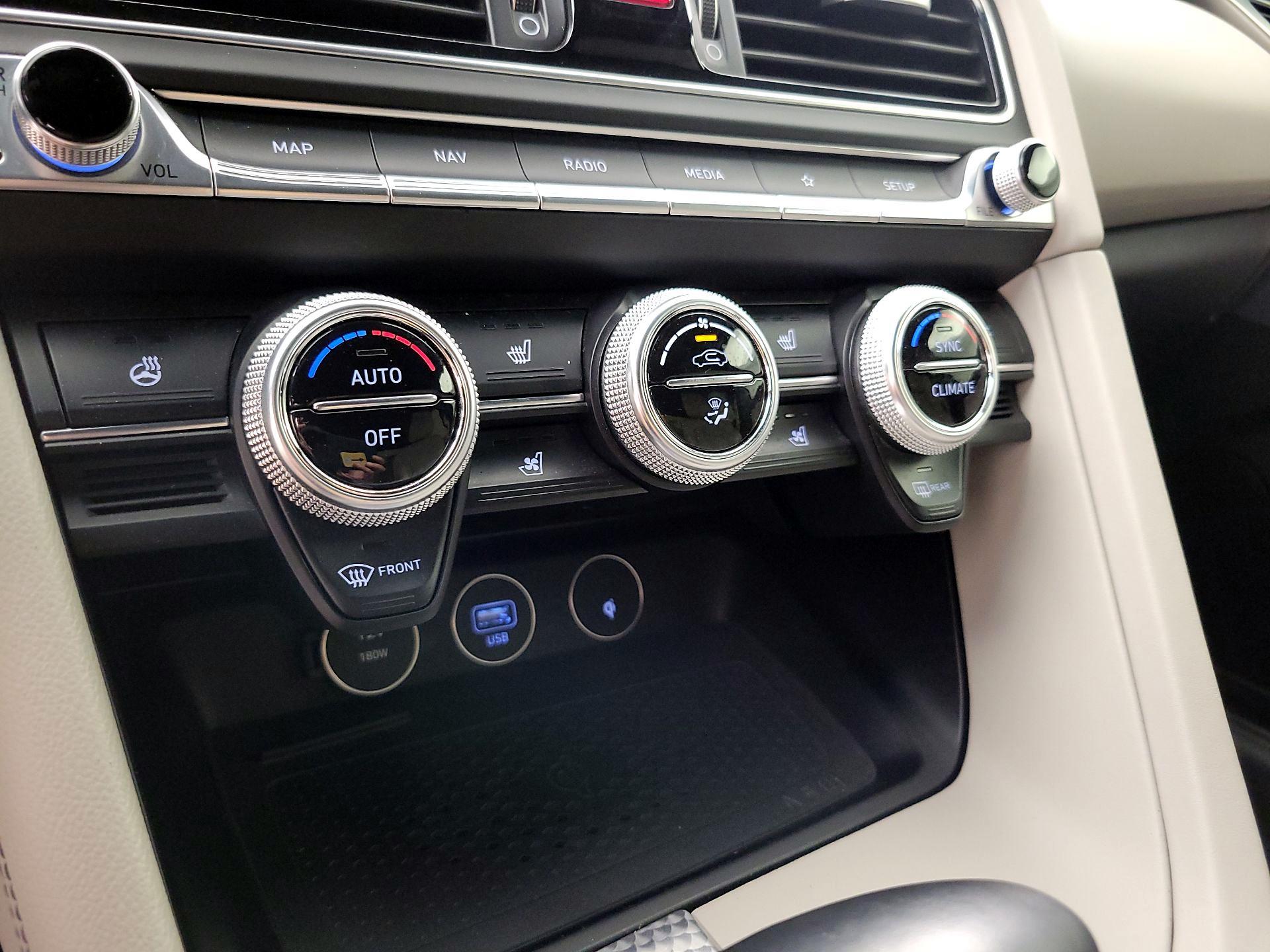 Thumbnail: 2023 Genesis G70 - 16
