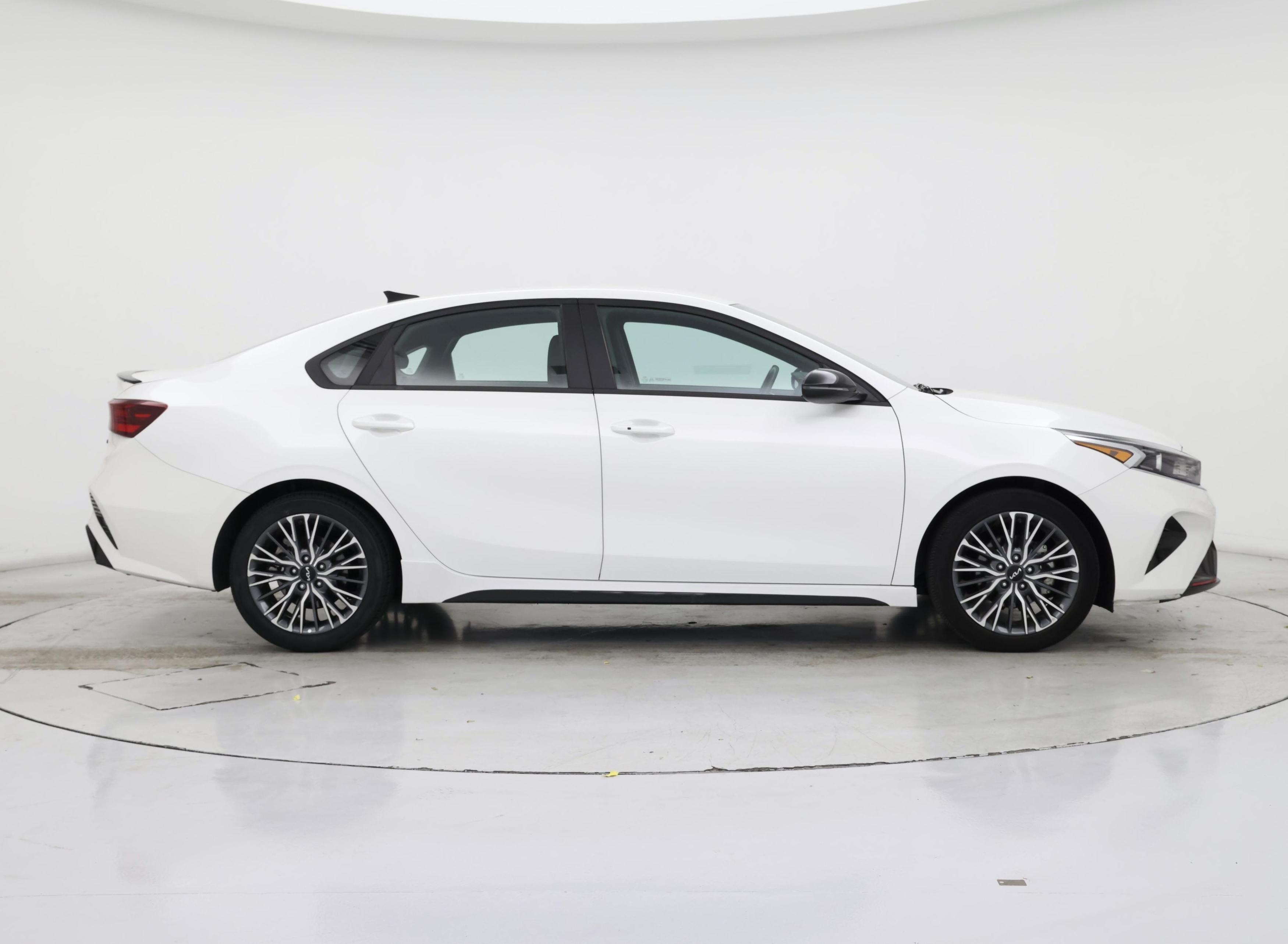 Thumbnail: 2023 Kia Forte - 7