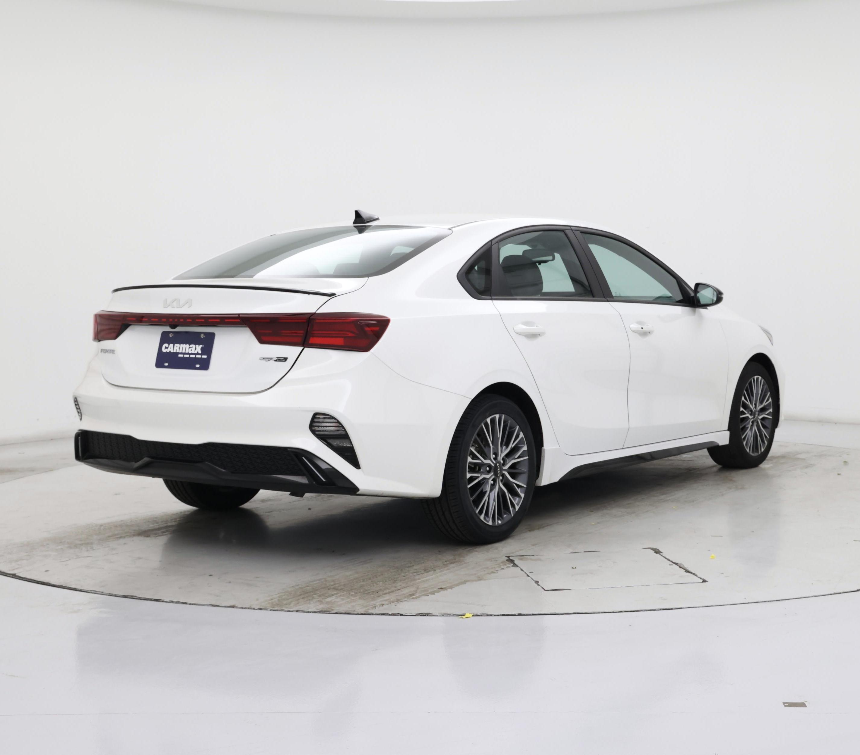 Thumbnail: 2023 Kia Forte - 8