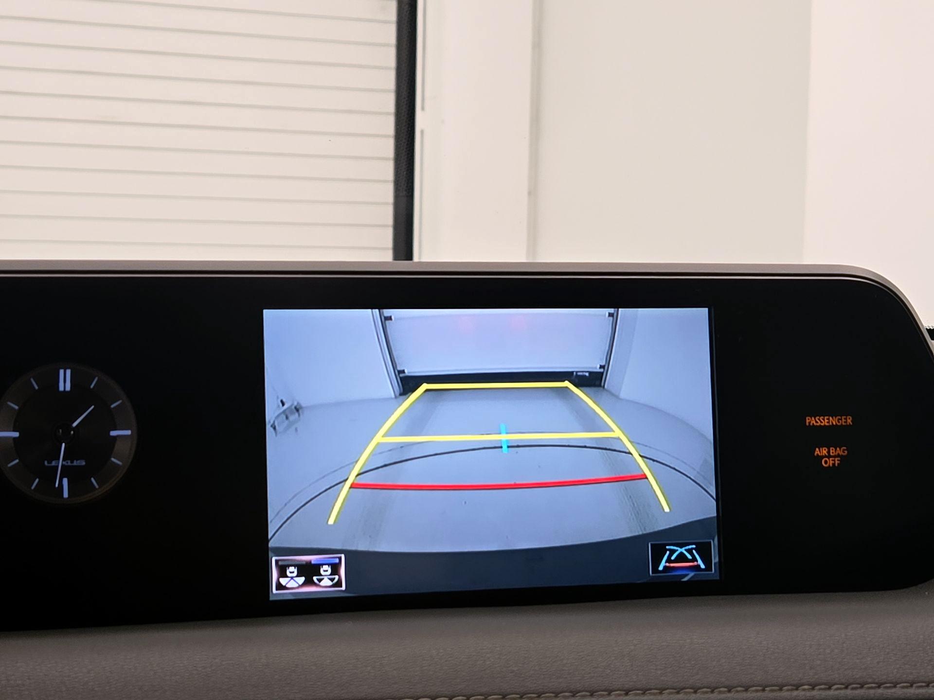 Thumbnail: 2021 Lexus UX - 13