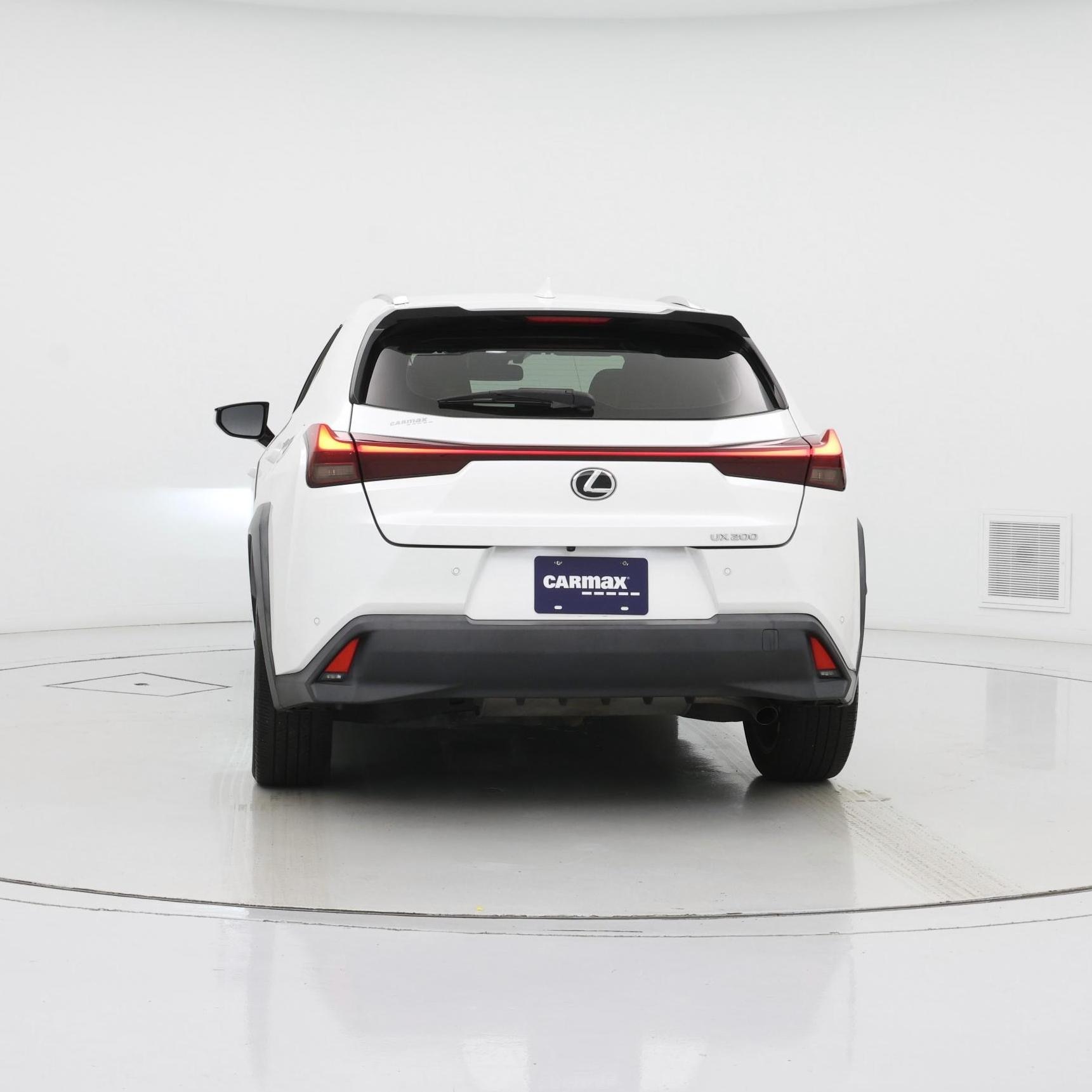 Thumbnail: 2021 Lexus UX - 6