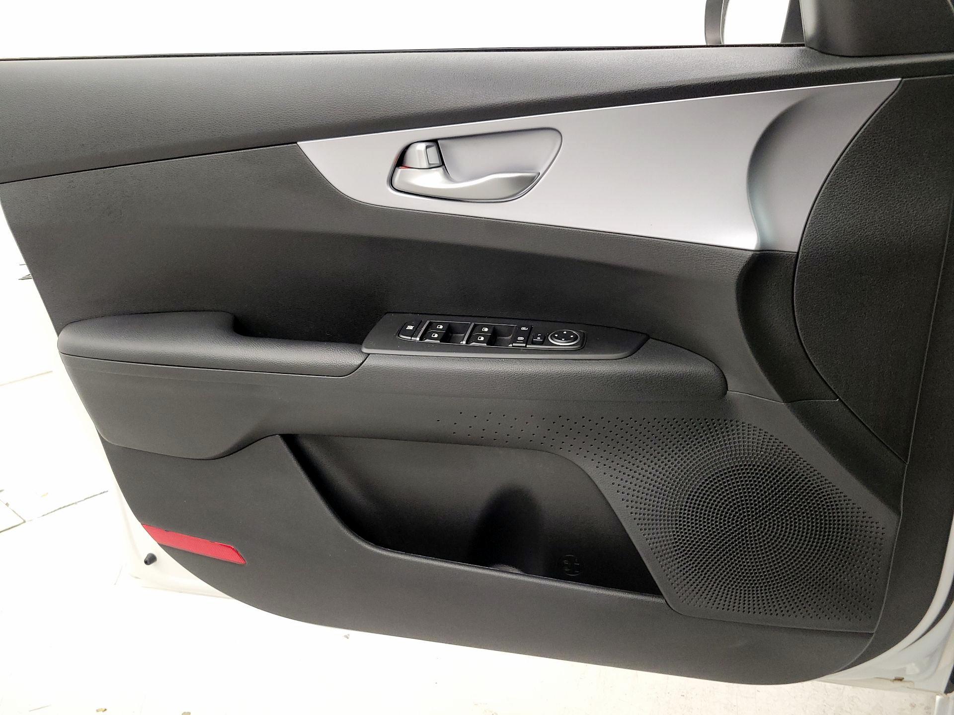 Thumbnail: 2023 Kia Forte - 12