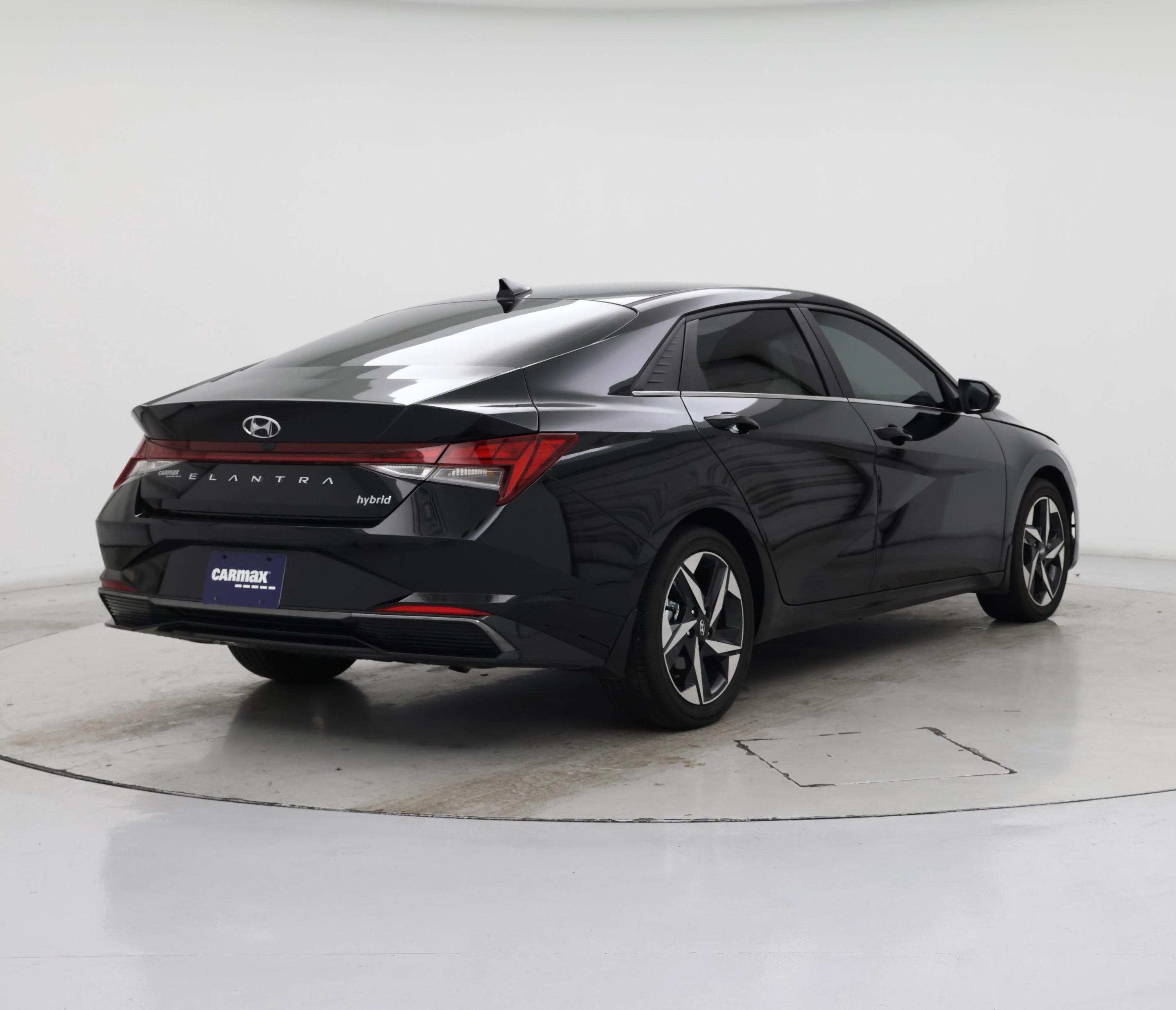 Thumbnail: 2023 Hyundai Elantra - 8