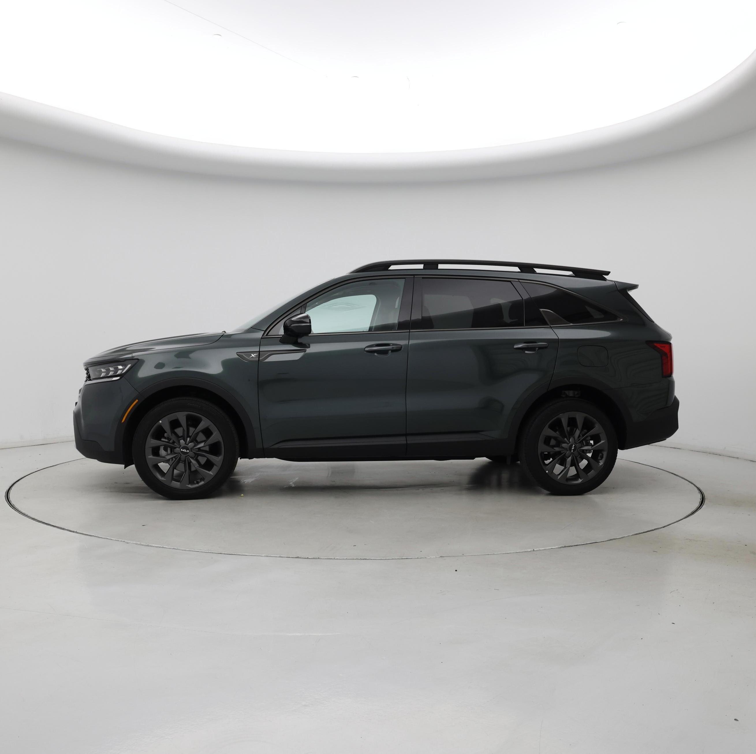 Thumbnail: 2023 Kia Sorento - 3
