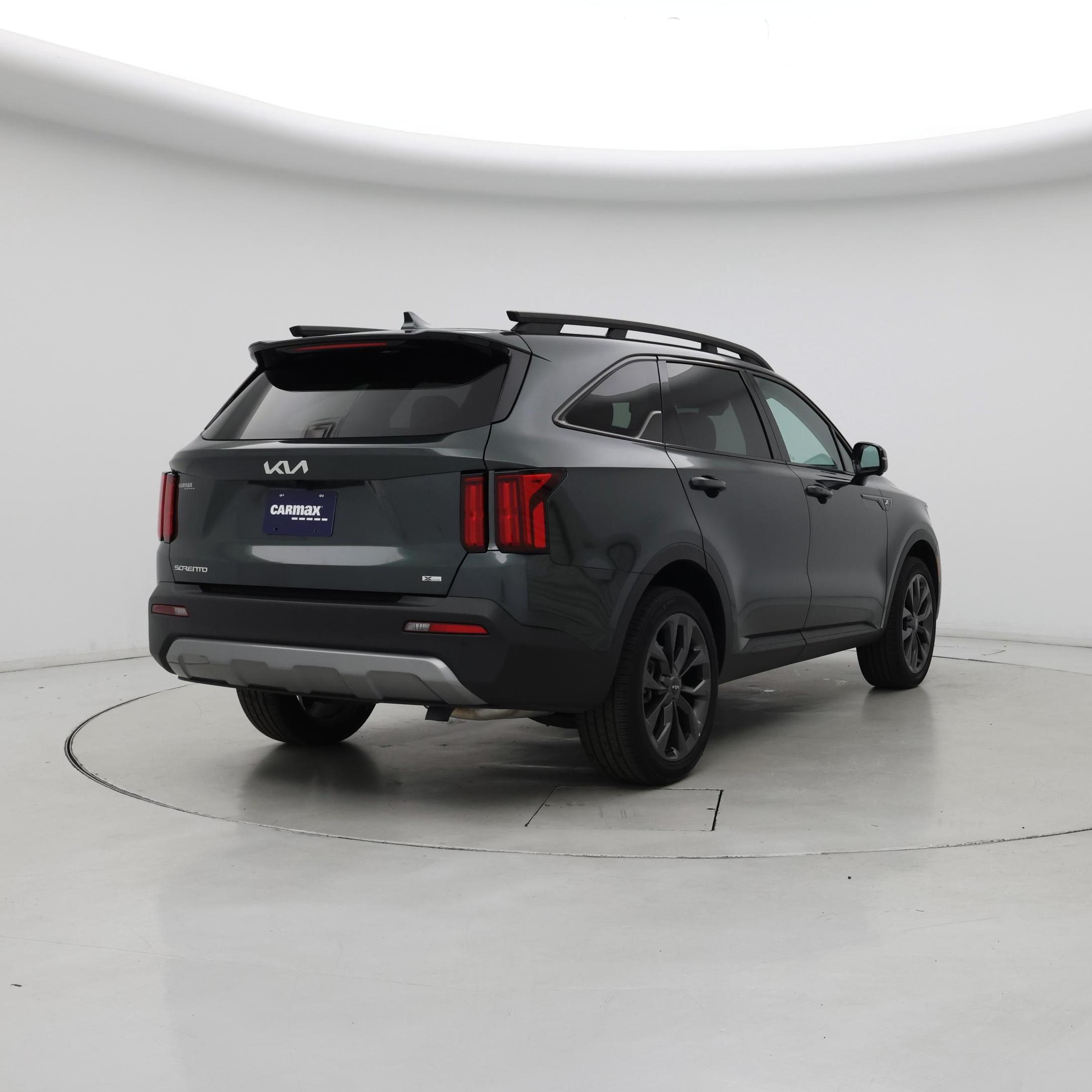 Thumbnail: 2023 Kia Sorento - 8
