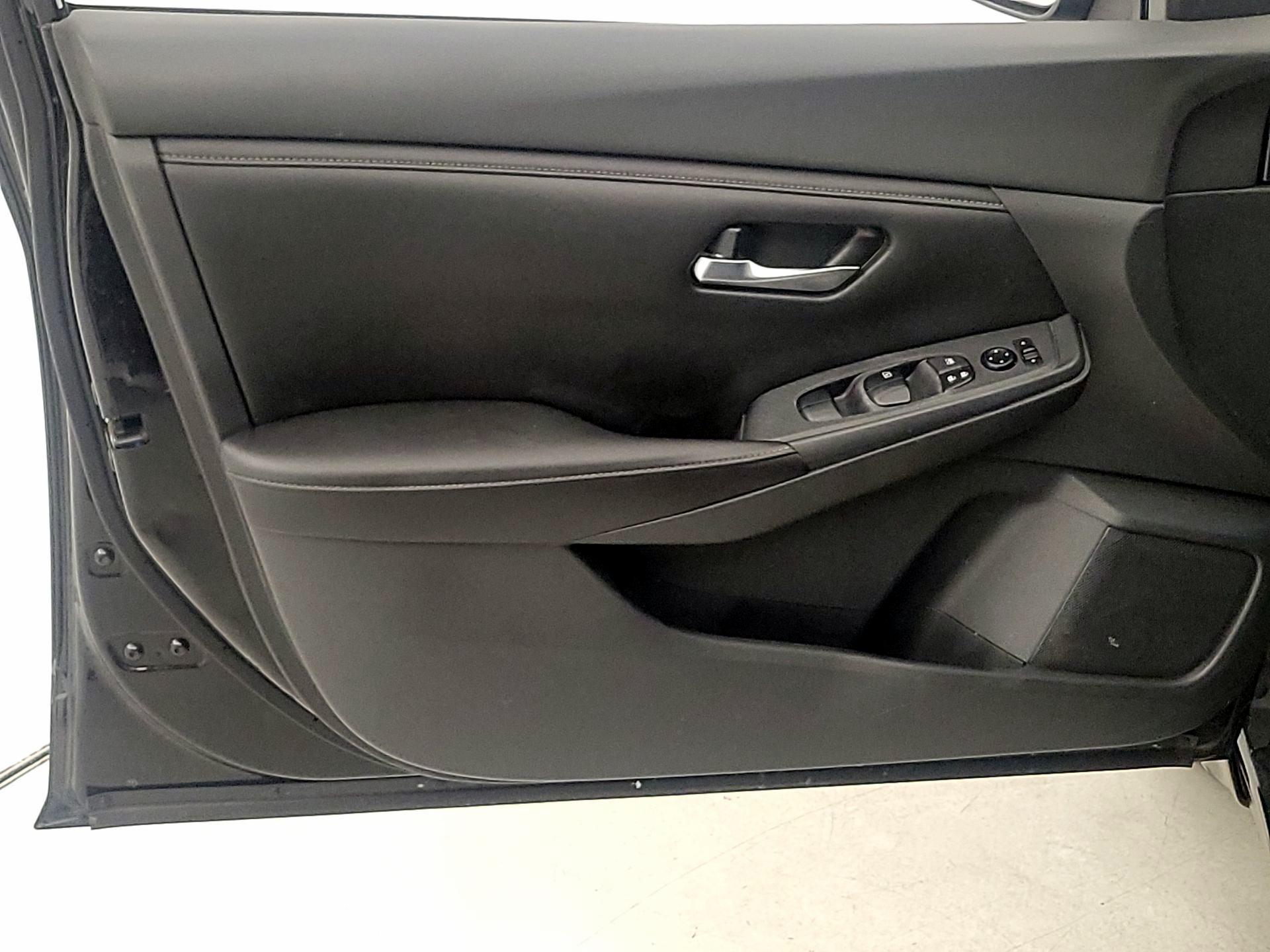 Thumbnail: 2021 Nissan Sentra - 12