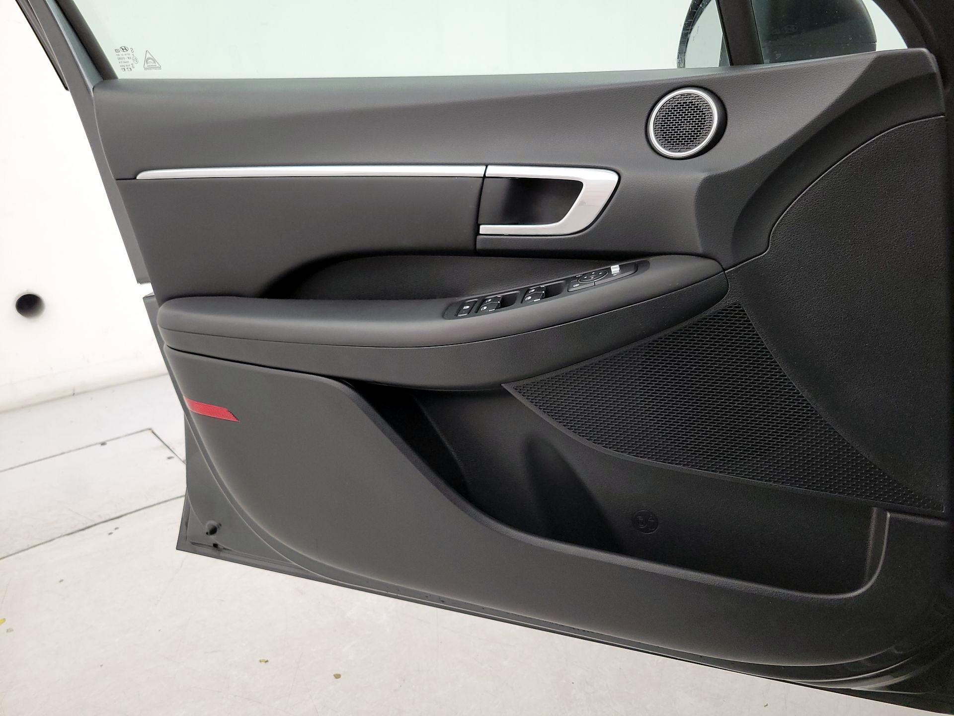 Thumbnail: 2022 Hyundai Sonata - 12