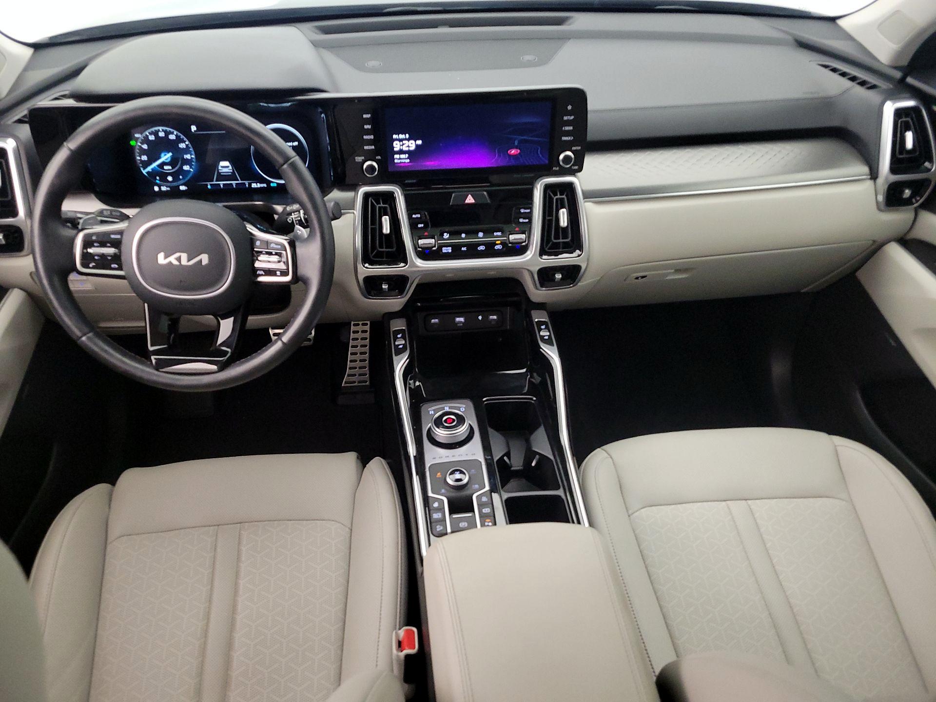 Thumbnail: 2023 Kia Sorento - 9