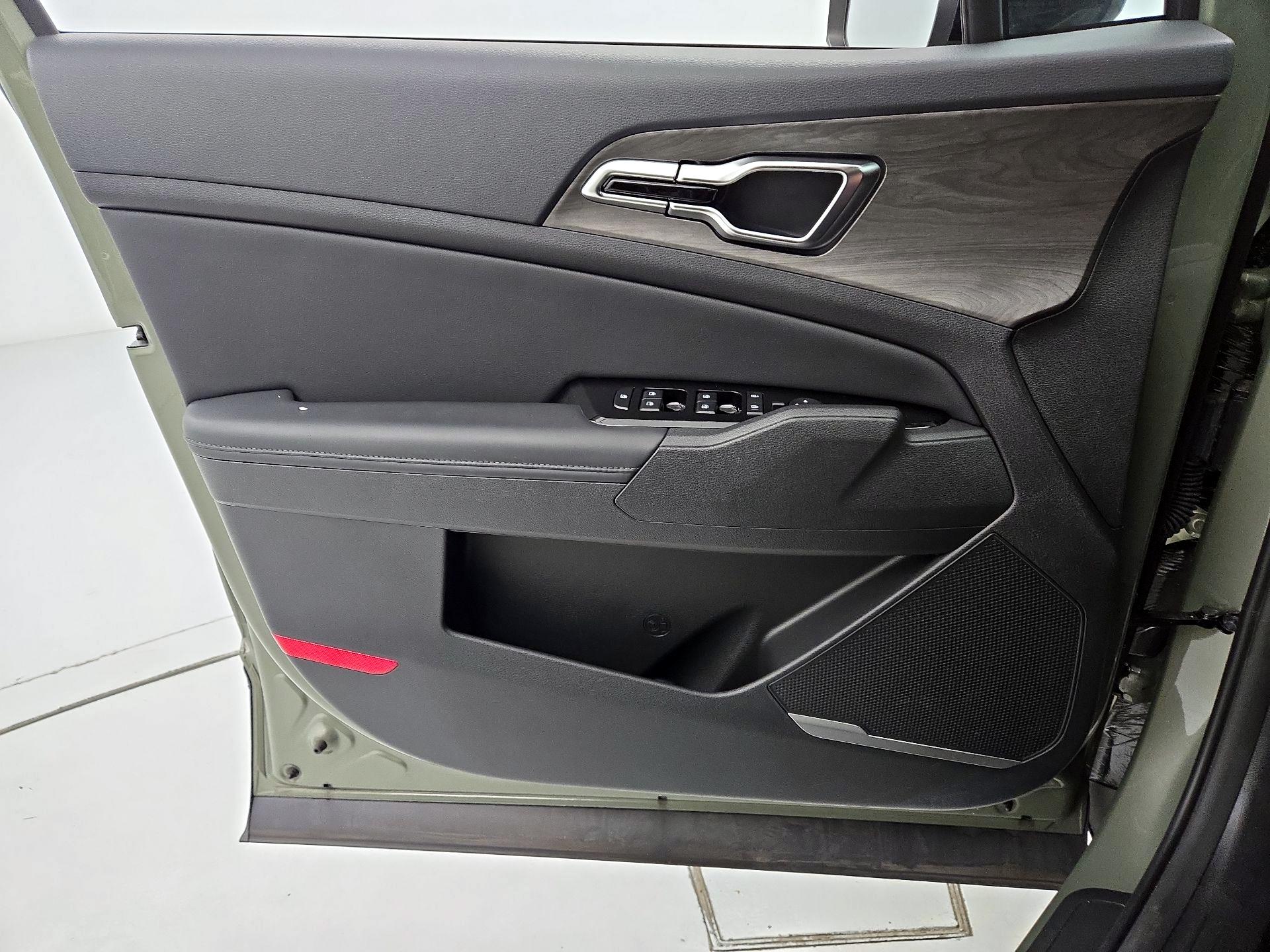 Thumbnail: 2023 Kia Sportage - 12