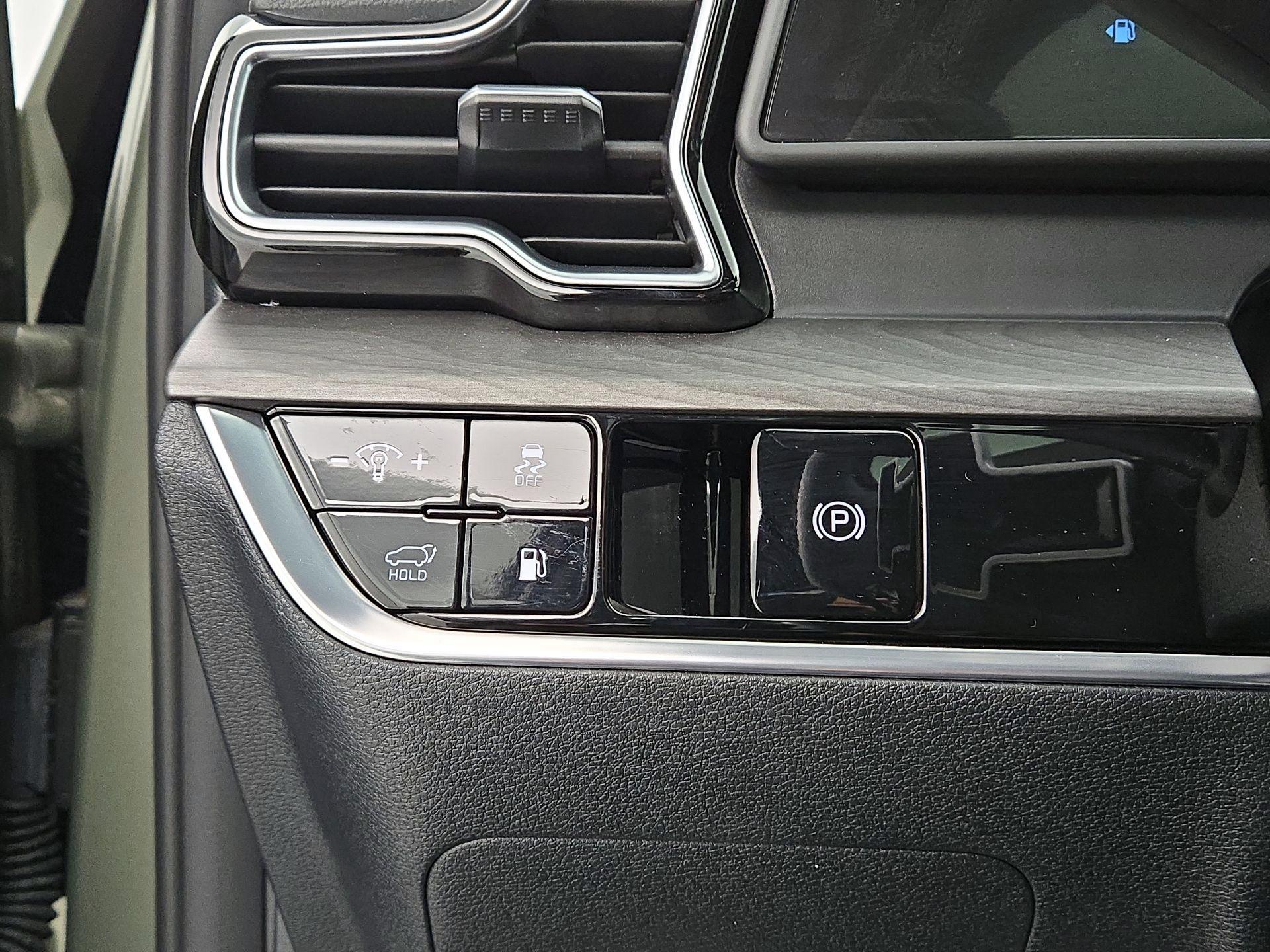 Thumbnail: 2023 Kia Sportage - 13