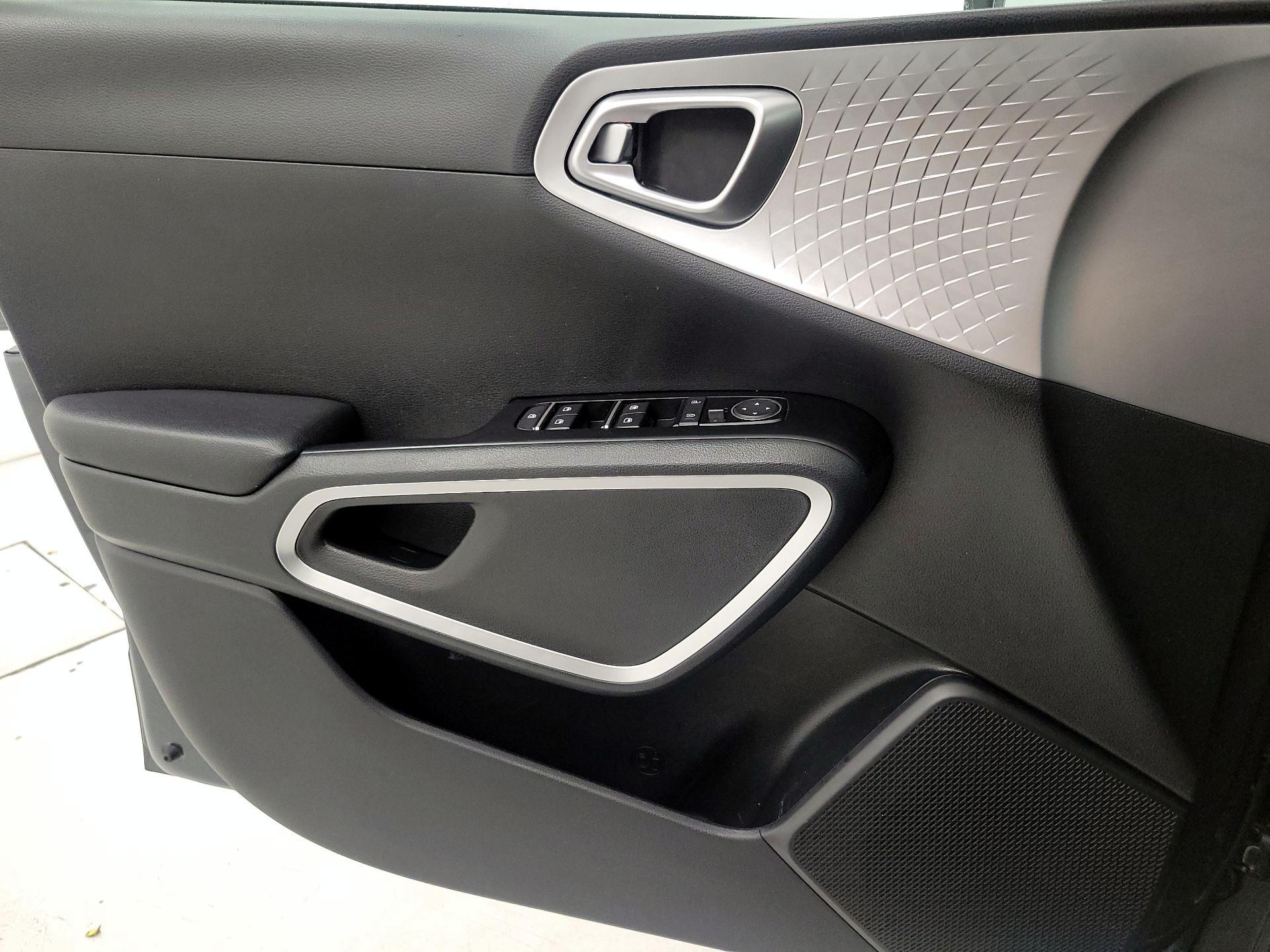 Thumbnail: 2023 Kia Soul - 12