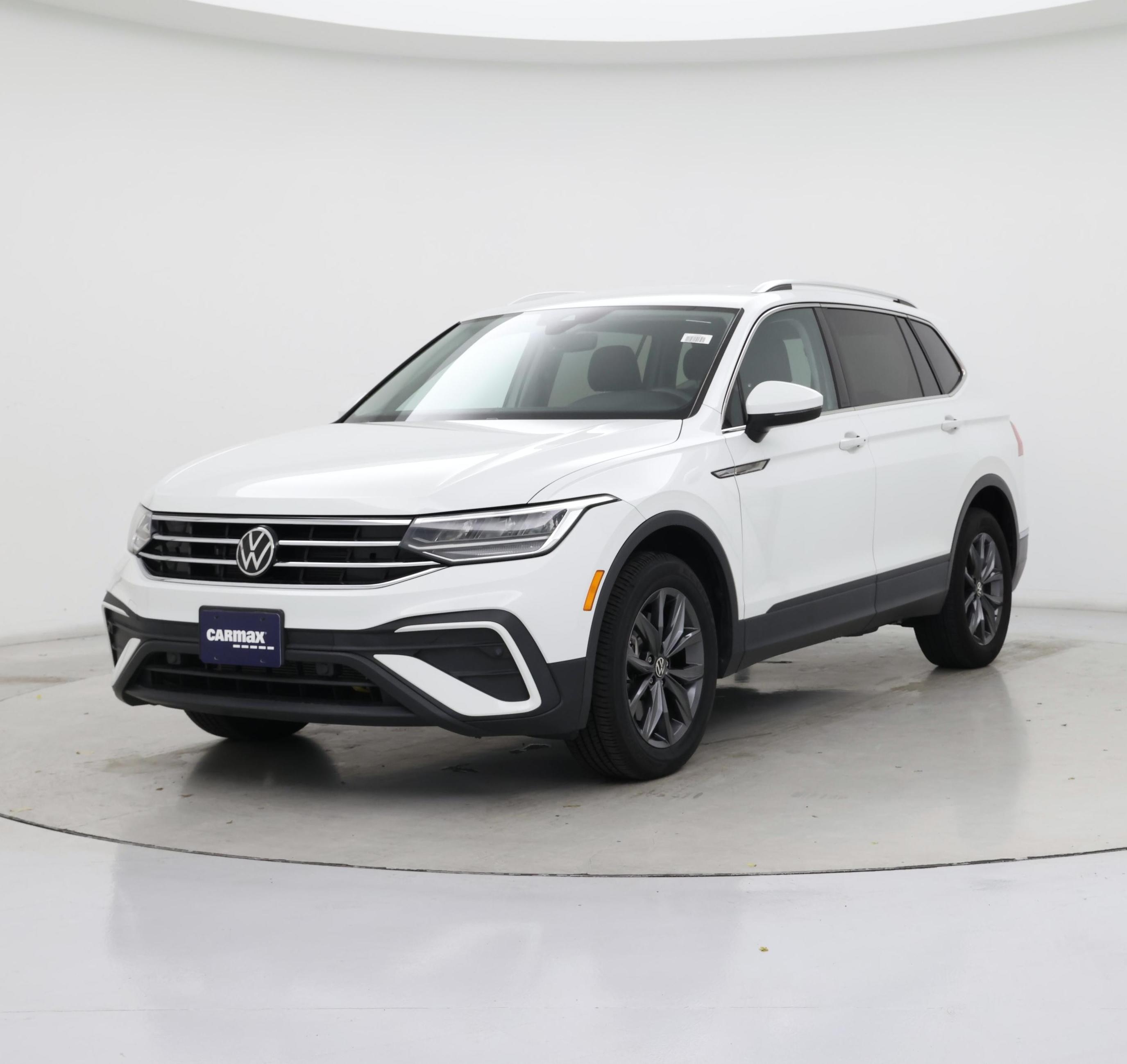 Thumbnail: 2022 Volkswagen Tiguan - 4