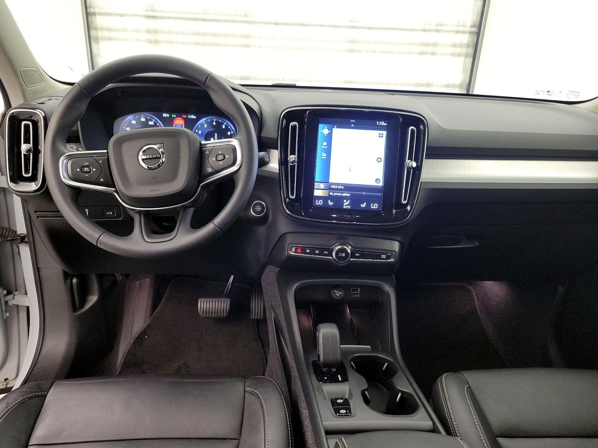 Thumbnail: 2022 Volvo XC40 - 9