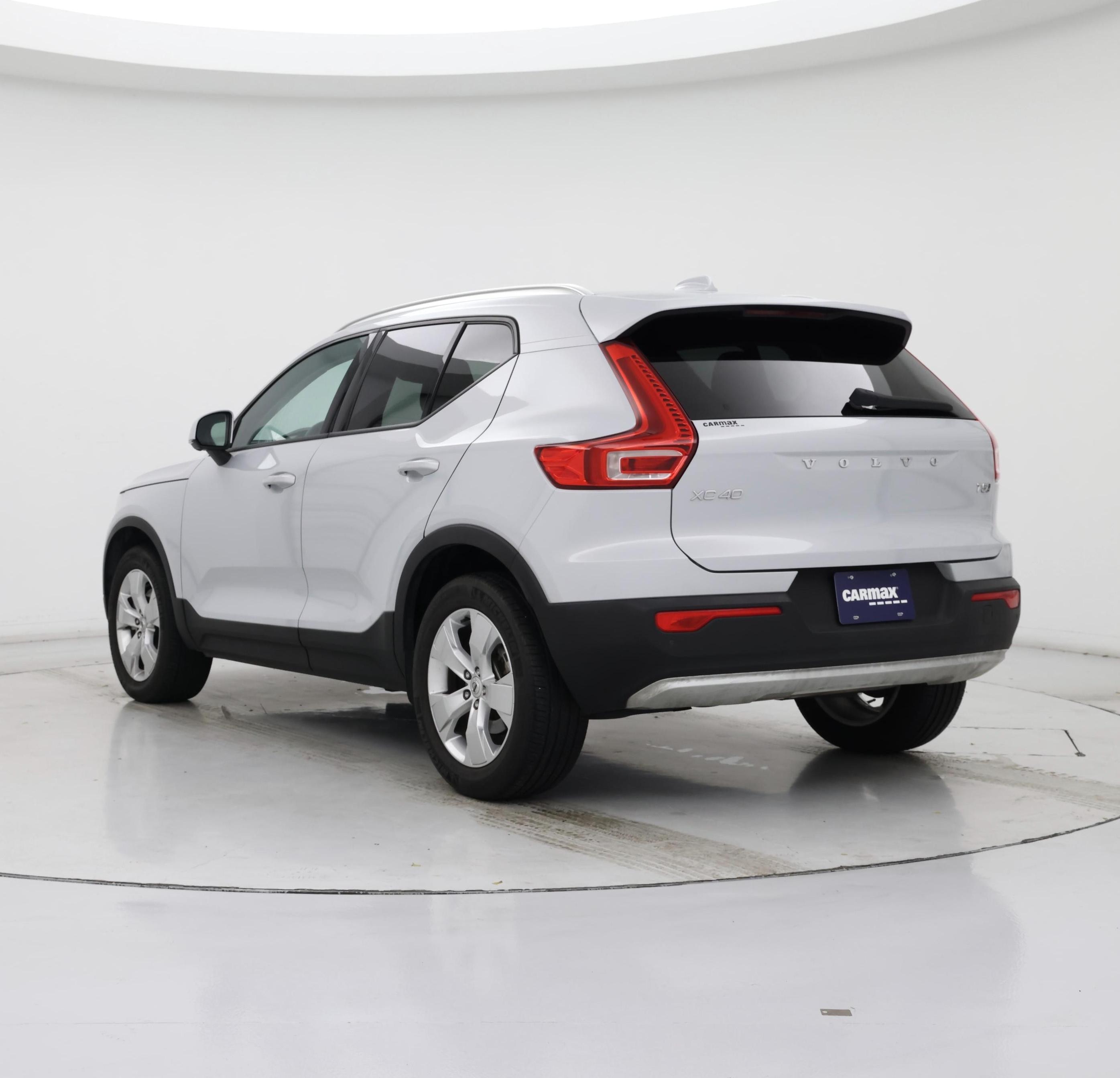 Thumbnail: 2022 Volvo XC40 - 2