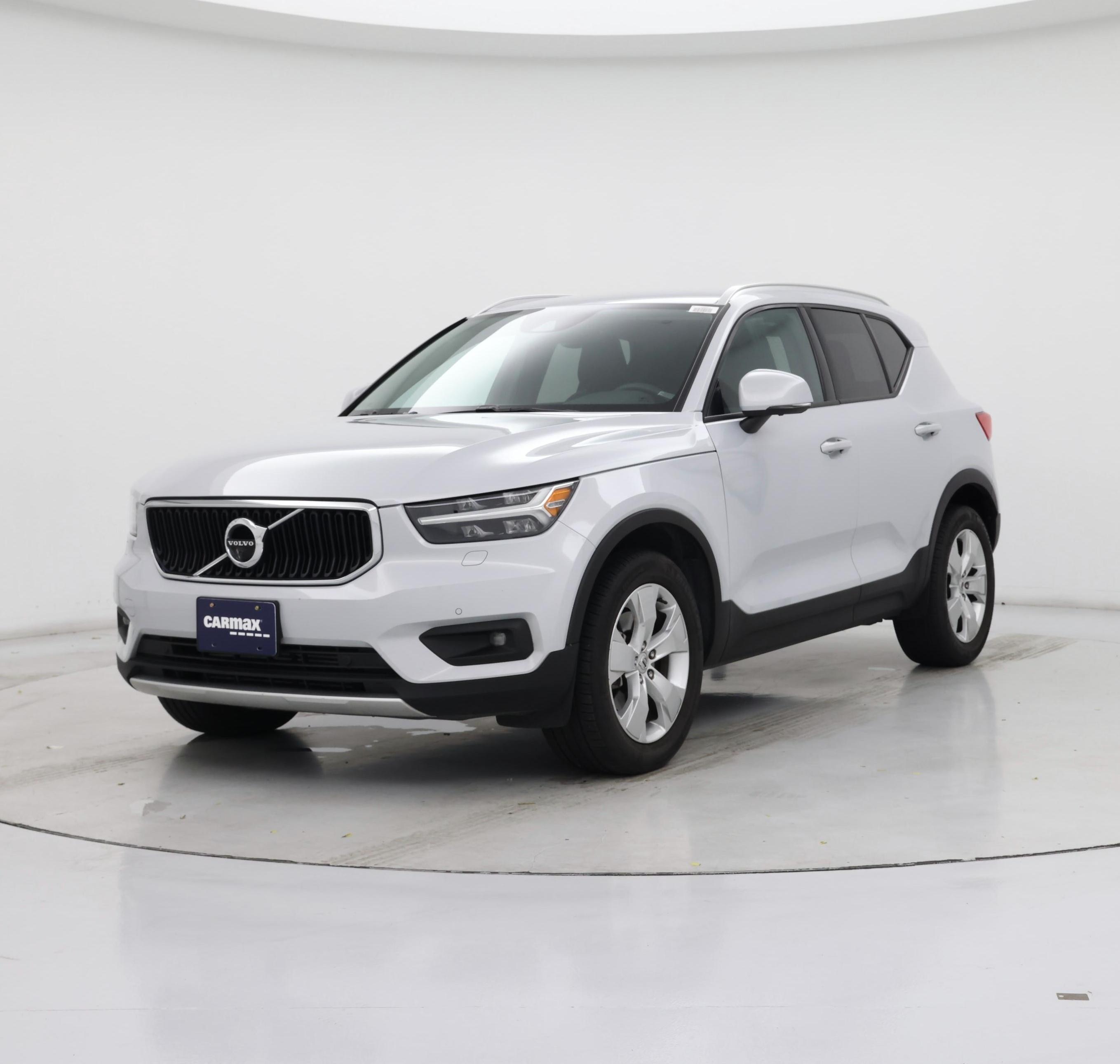 Thumbnail: 2022 Volvo XC40 - 4