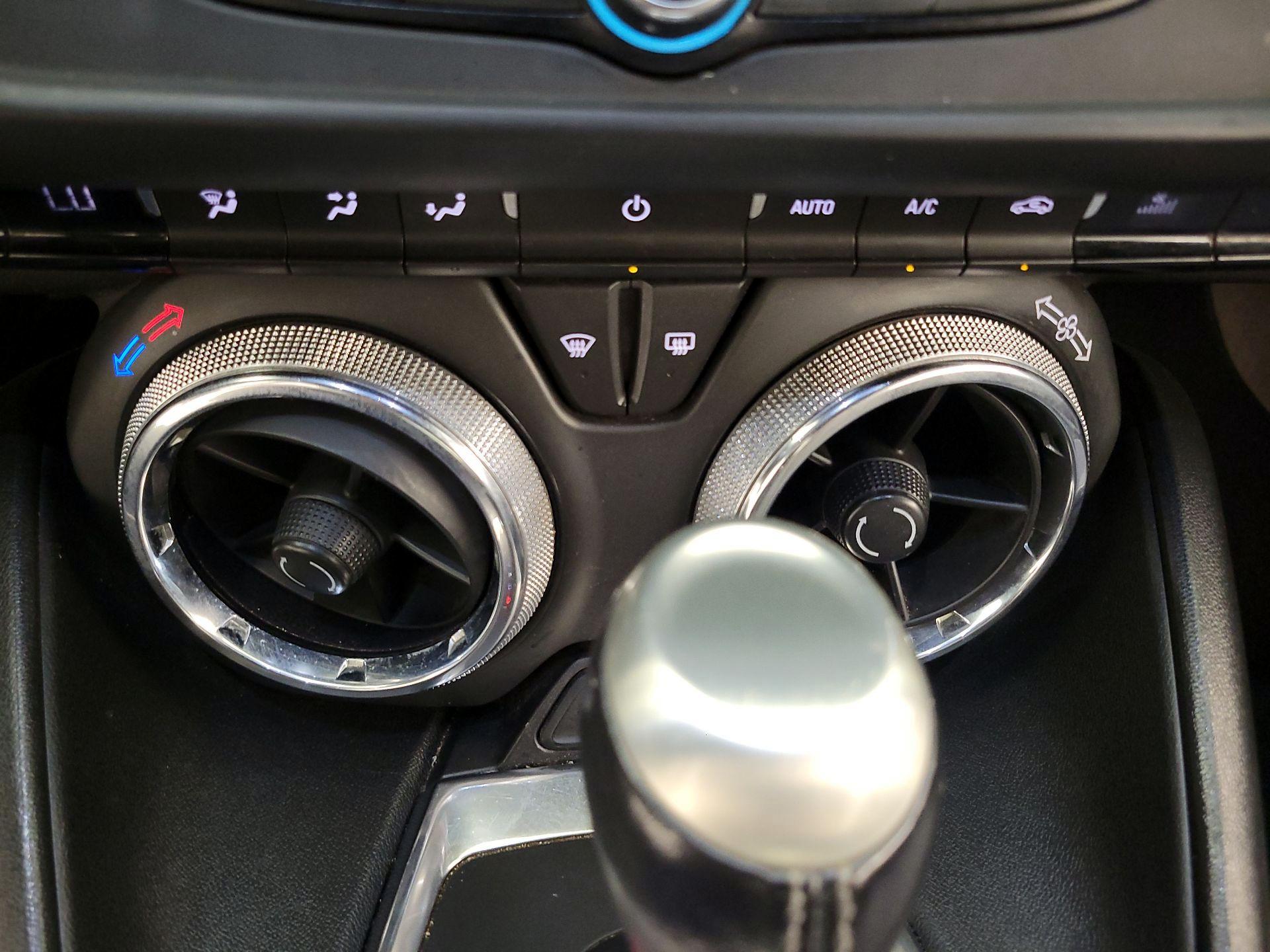 Thumbnail: 2020 Chevrolet Camaro - 16