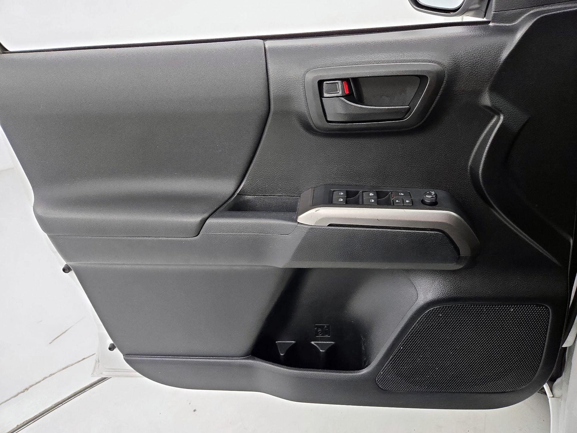 Thumbnail: 2021 Toyota Tacoma - 12