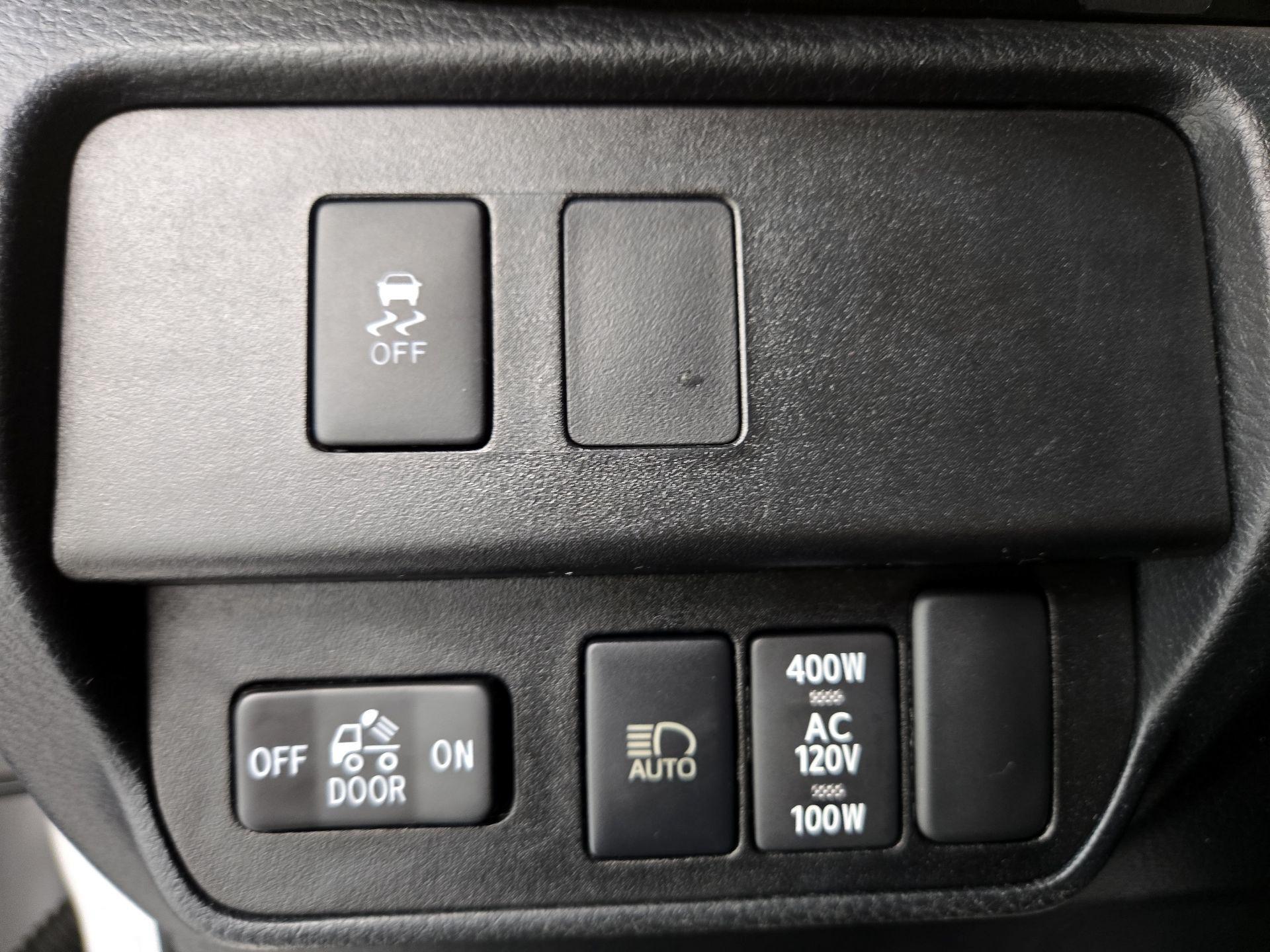 Thumbnail: 2021 Toyota Tacoma - 13