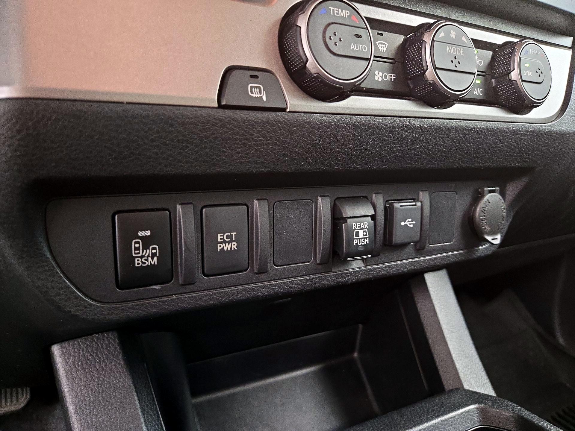 Thumbnail: 2021 Toyota Tacoma - 18