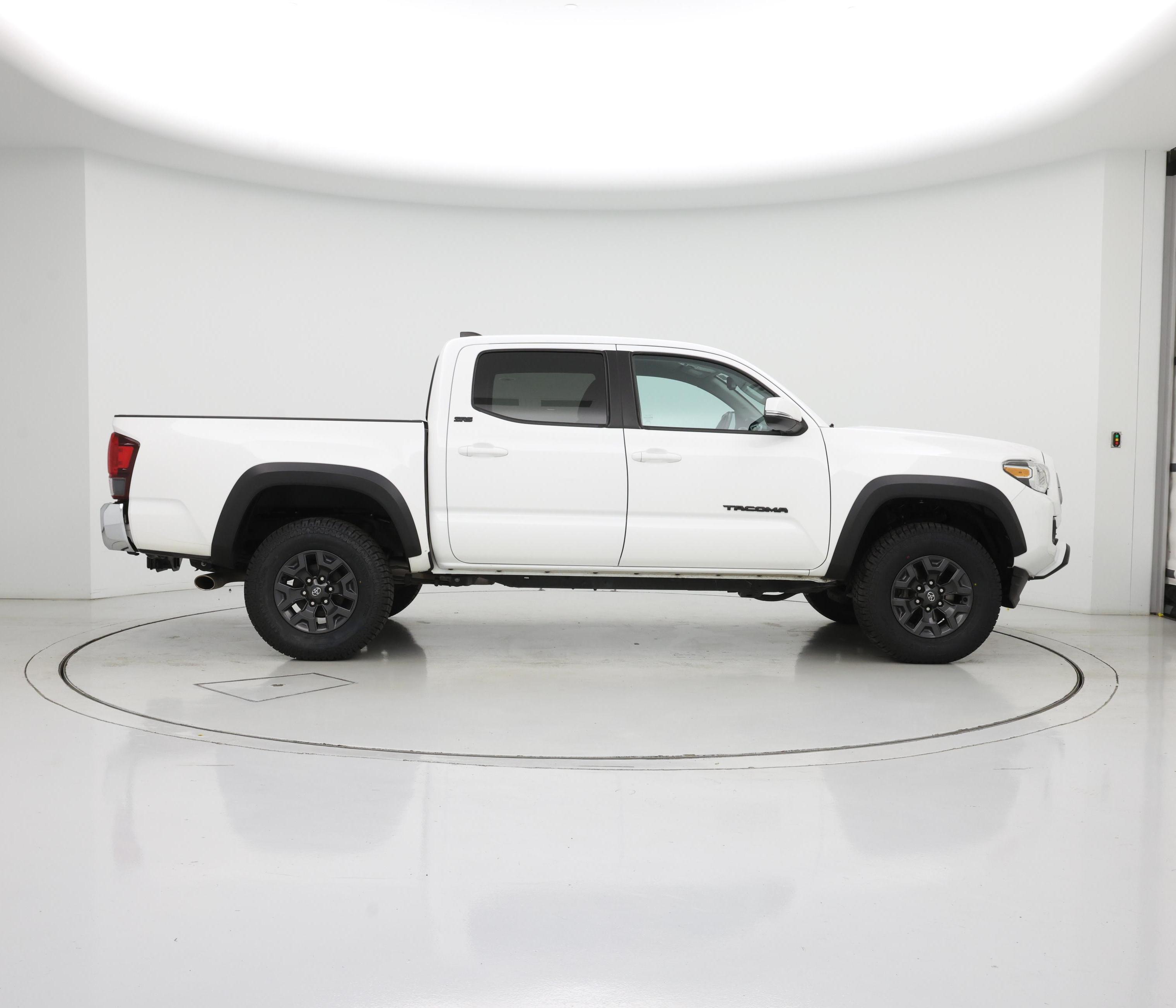 Thumbnail: 2021 Toyota Tacoma - 7