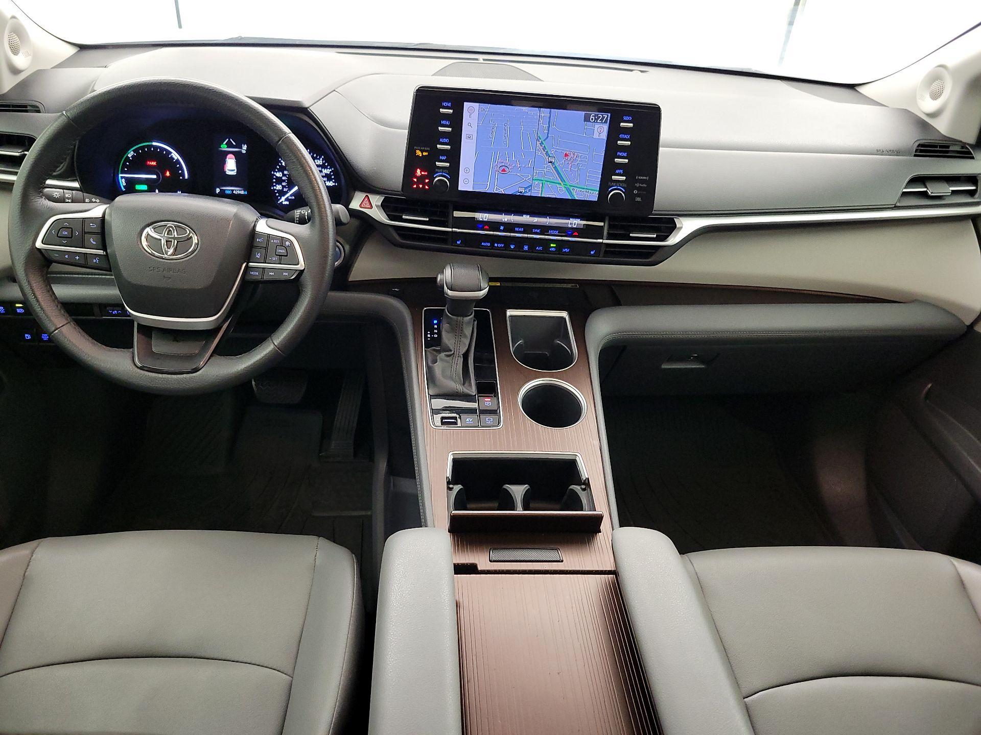 Thumbnail: 2023 Toyota Sienna - 9