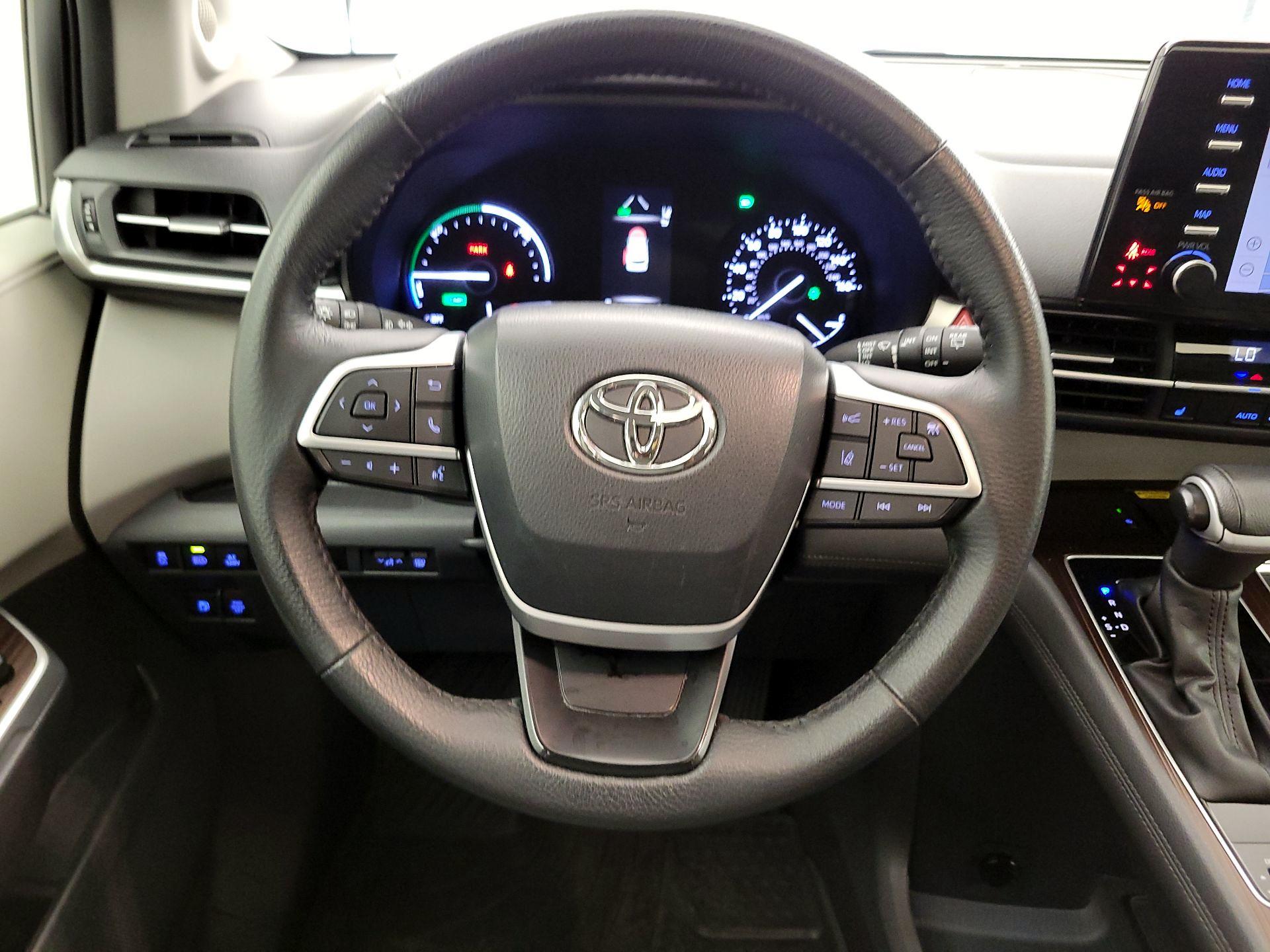 Thumbnail: 2023 Toyota Sienna - 10