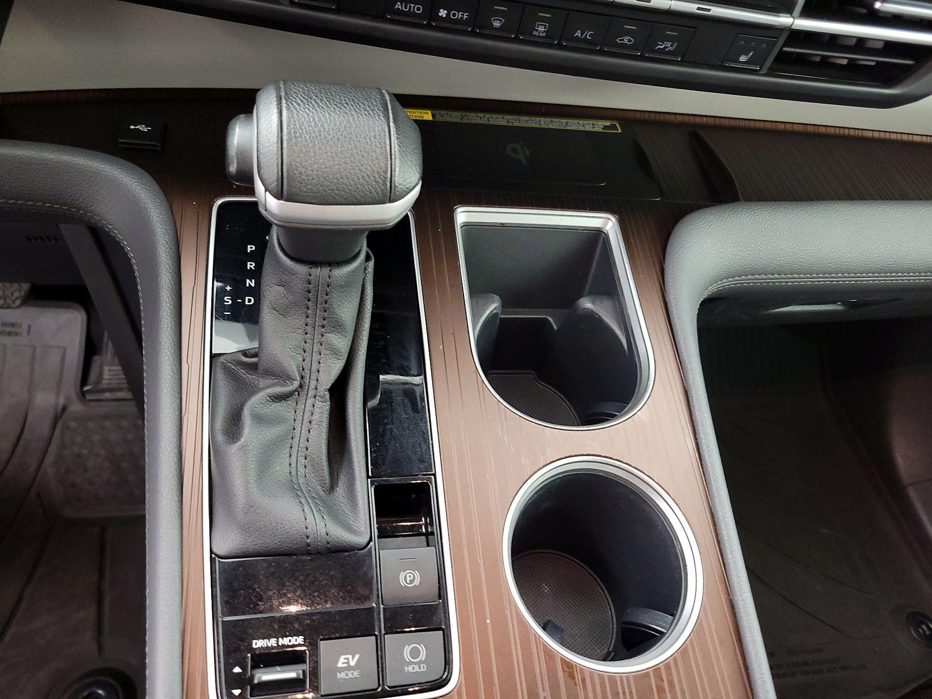 Thumbnail: 2023 Toyota Sienna - 18