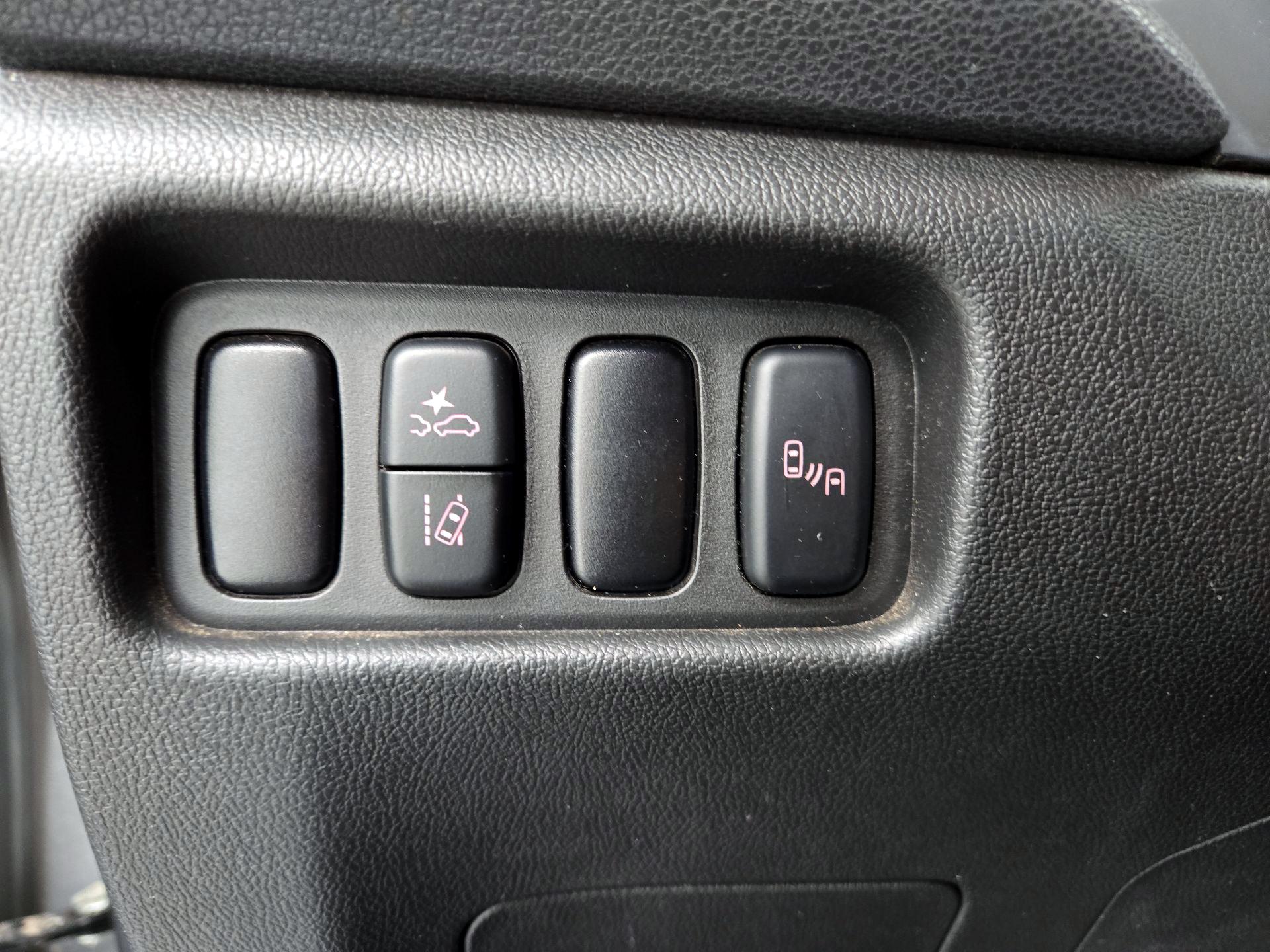 Thumbnail: 2021 Mitsubishi Outlander Sport - 13
