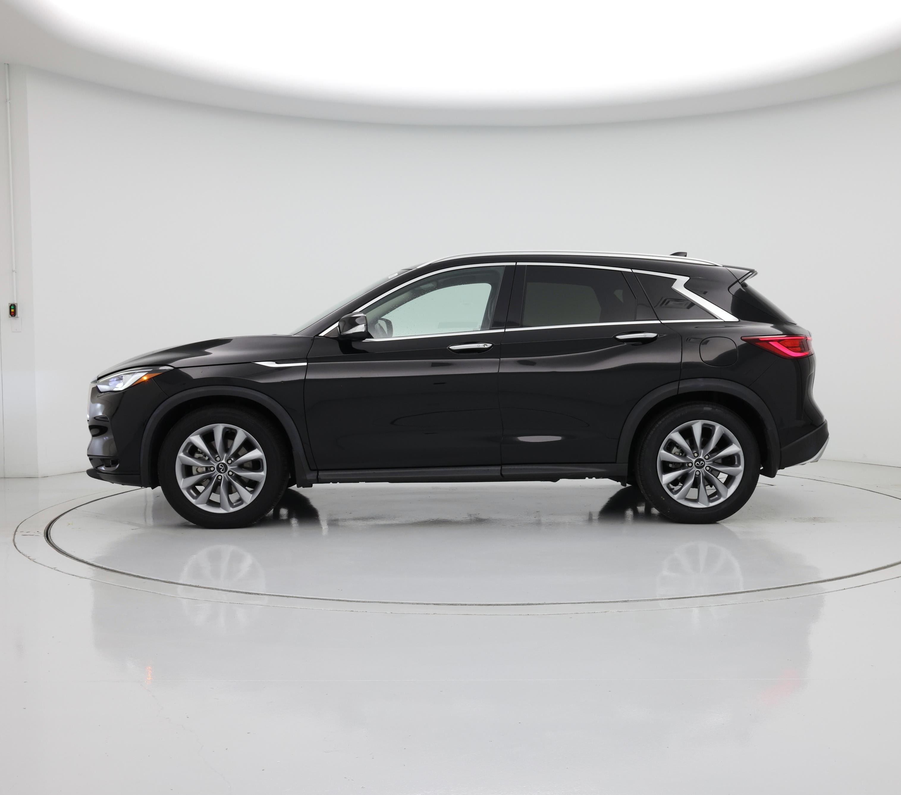 Thumbnail: 2022 INFINITI QX50 - 3