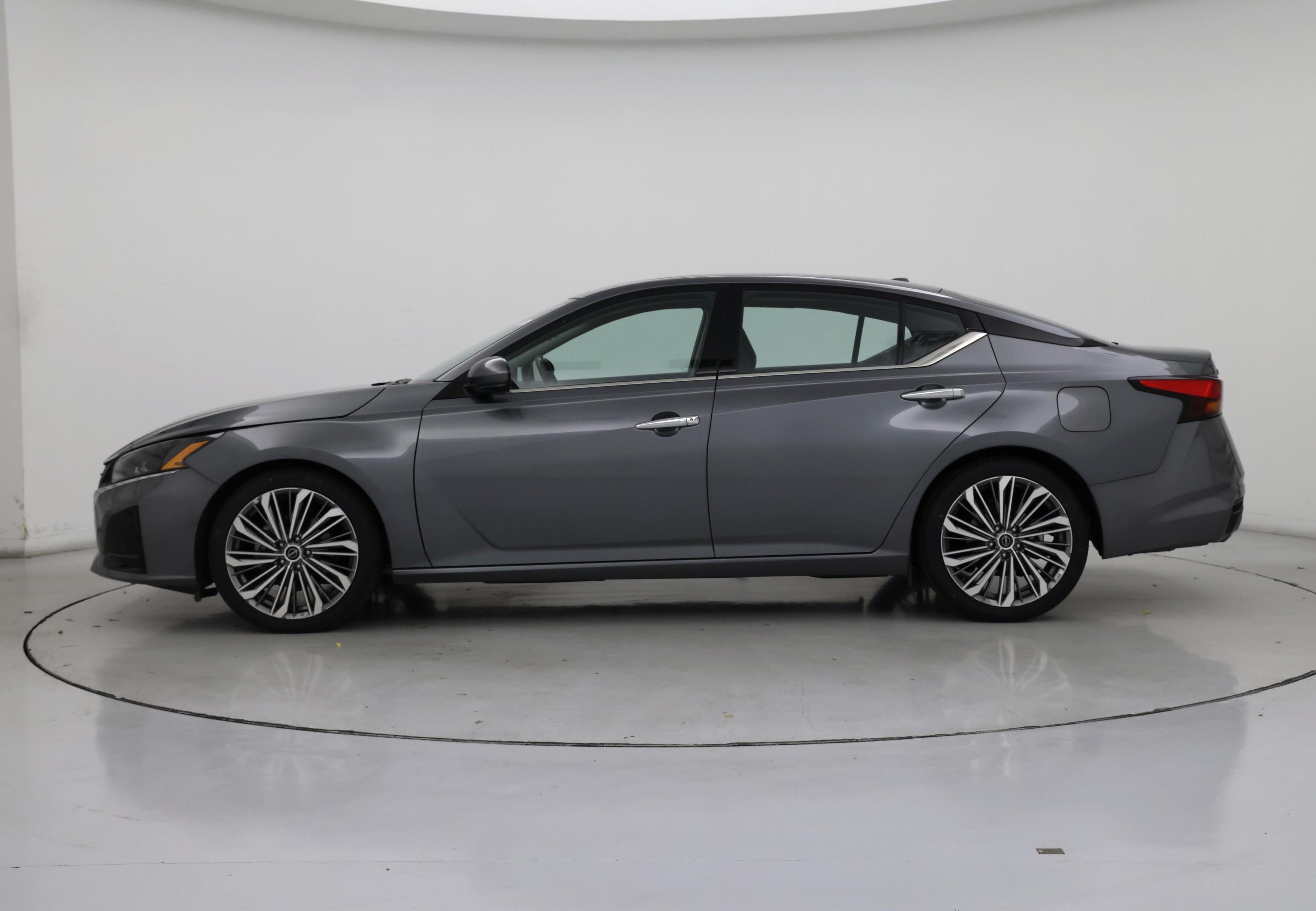 Thumbnail: 2023 Nissan Altima - 3