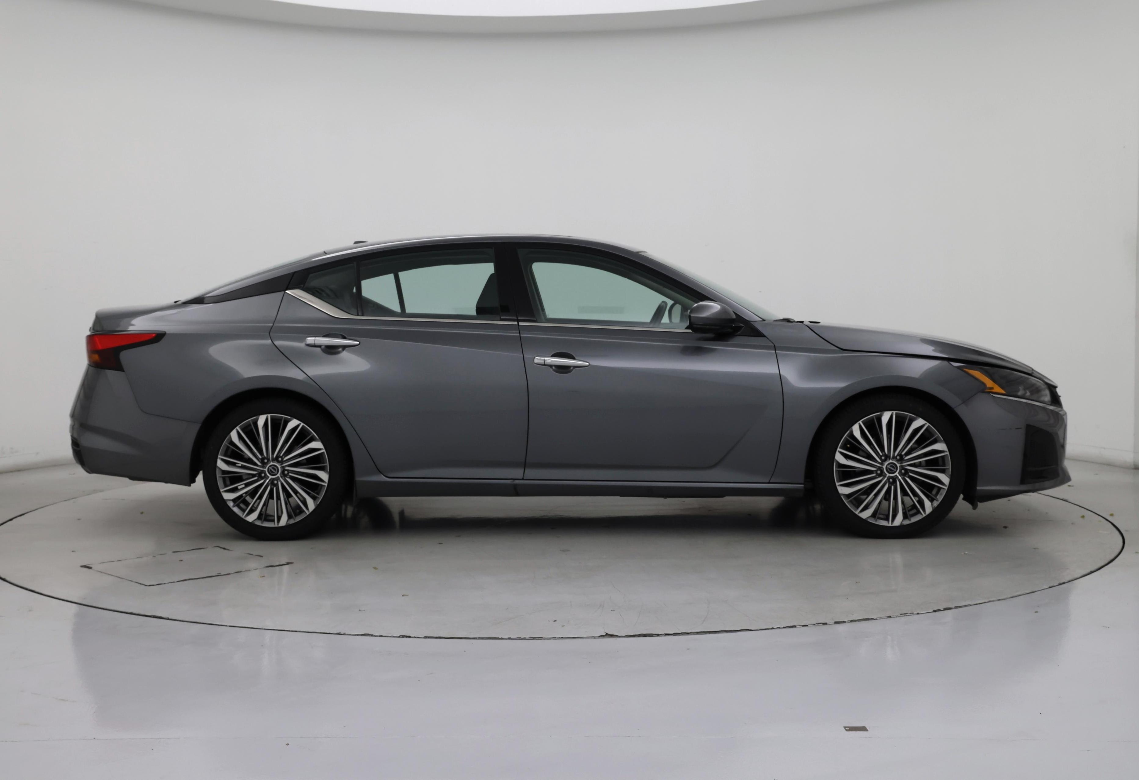Thumbnail: 2023 Nissan Altima - 7
