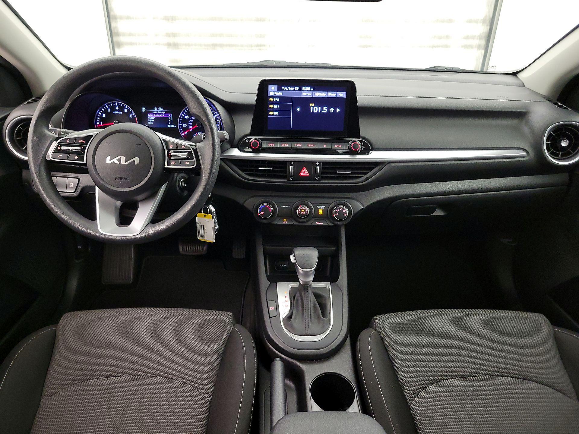 Thumbnail: 2023 Kia Forte - 9