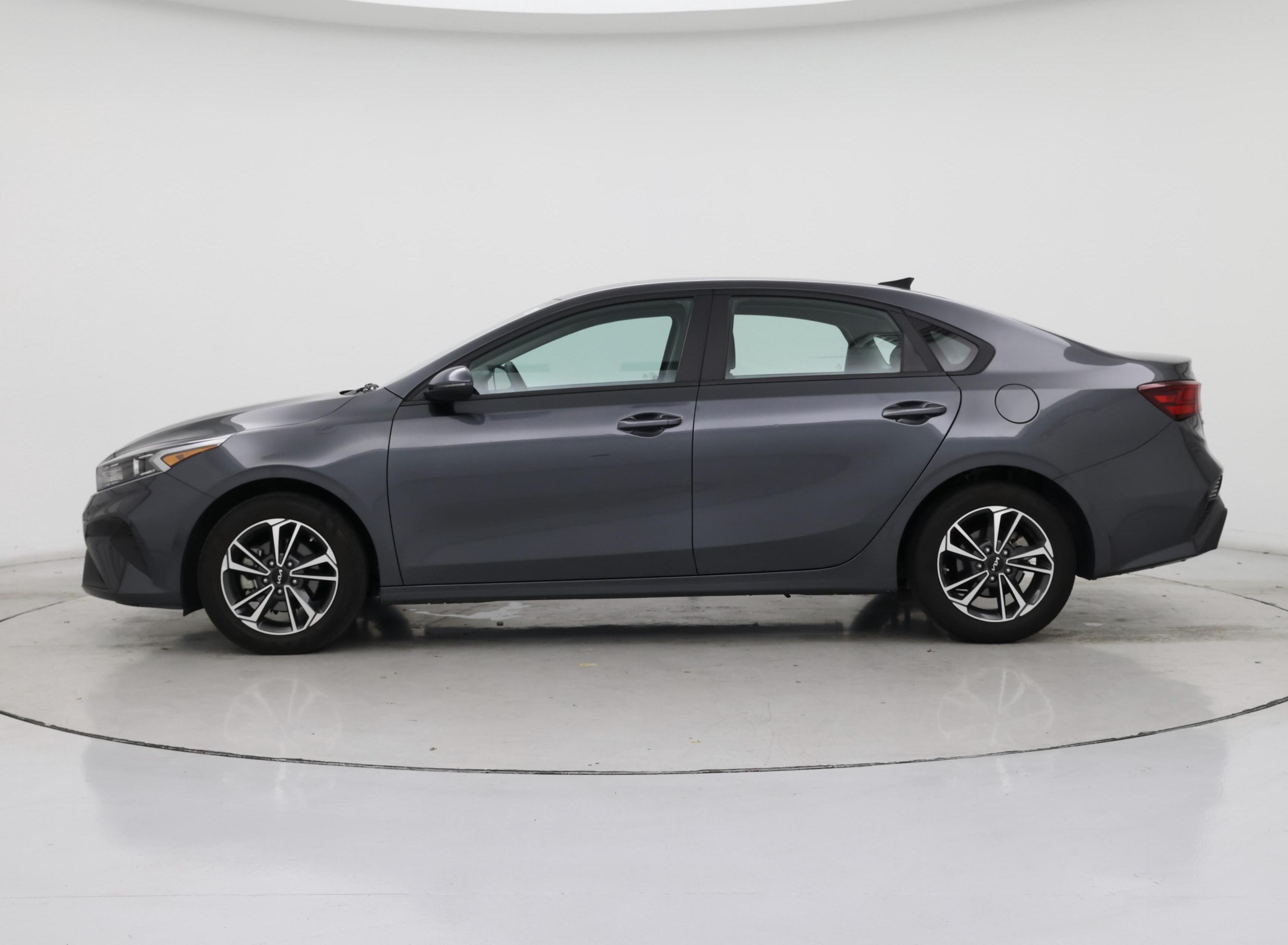 Thumbnail: 2023 Kia Forte - 3