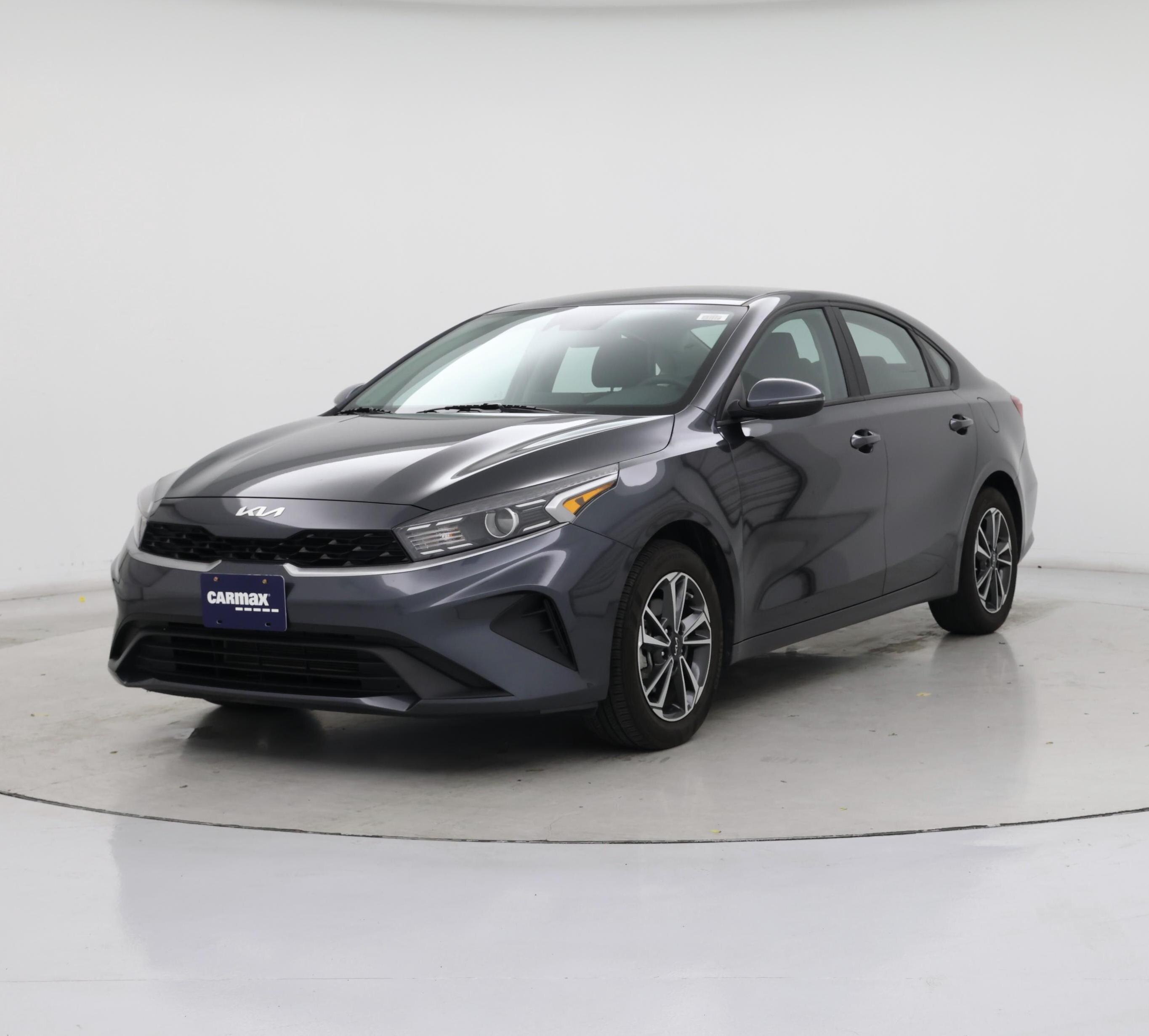 Thumbnail: 2023 Kia Forte - 4