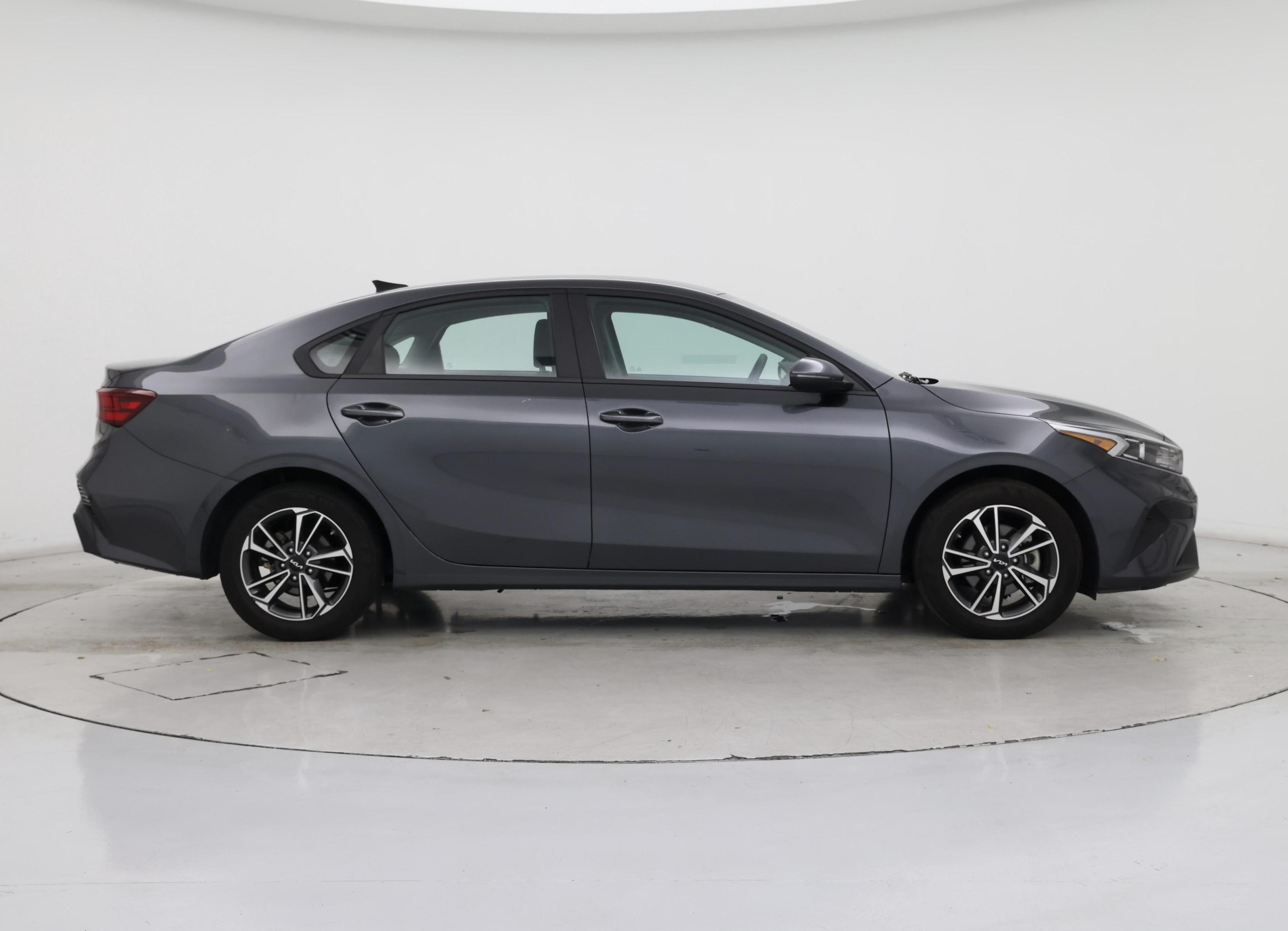 Thumbnail: 2023 Kia Forte - 7