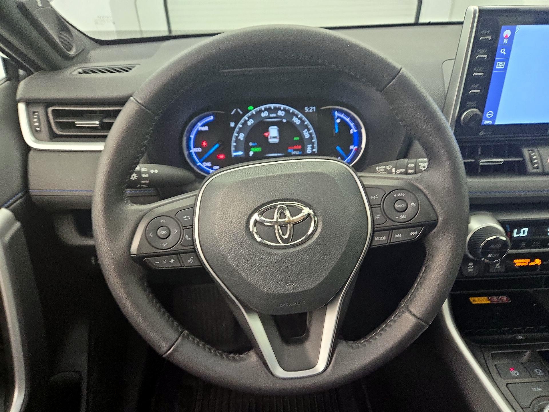Thumbnail: 2022 Toyota RAV4 - 10