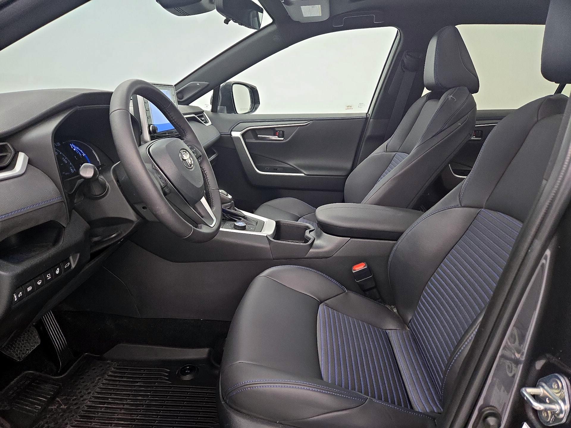 Thumbnail: 2022 Toyota RAV4 - 11