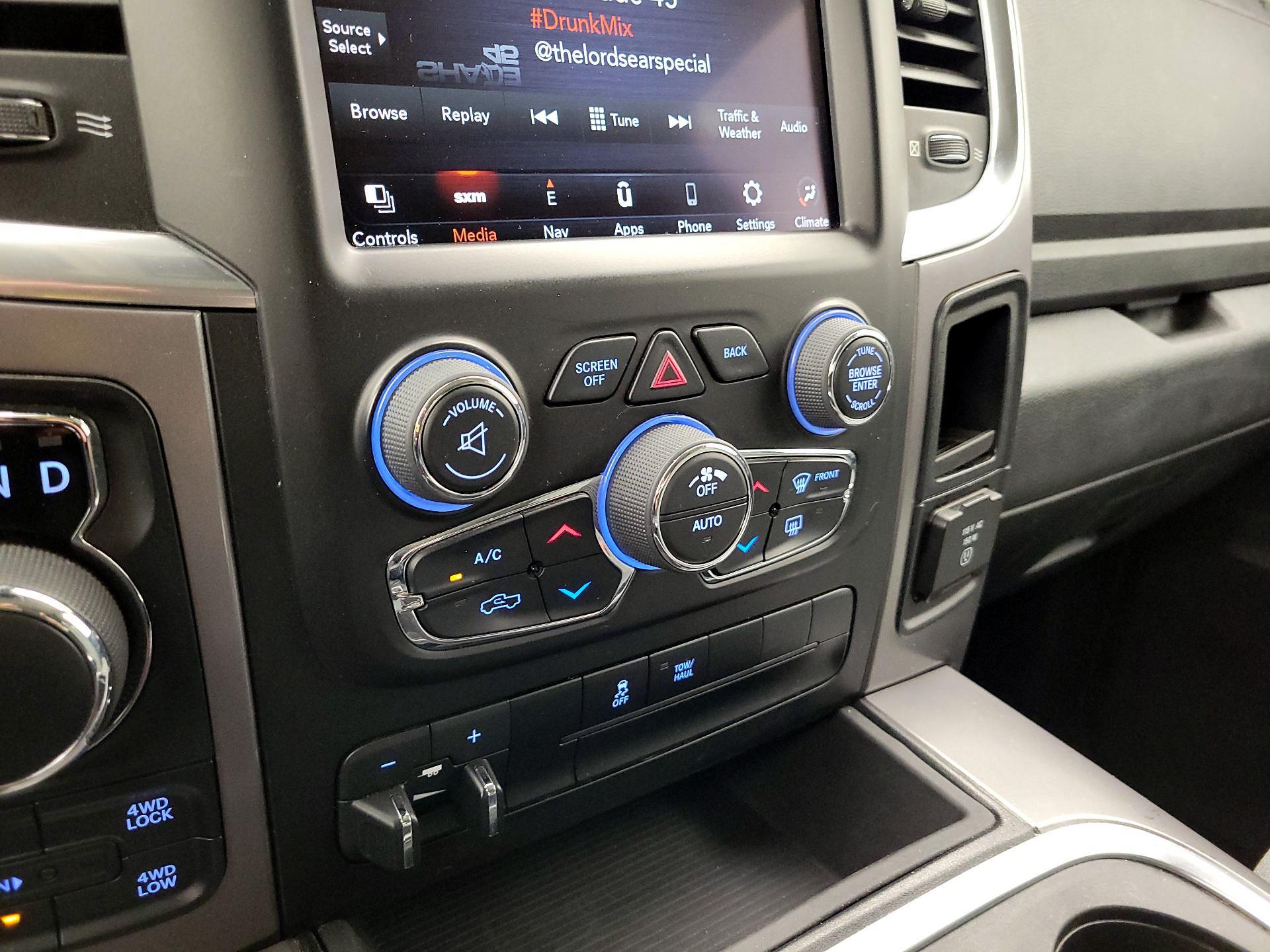 Thumbnail: 2023 RAM 1500 Classic - 17