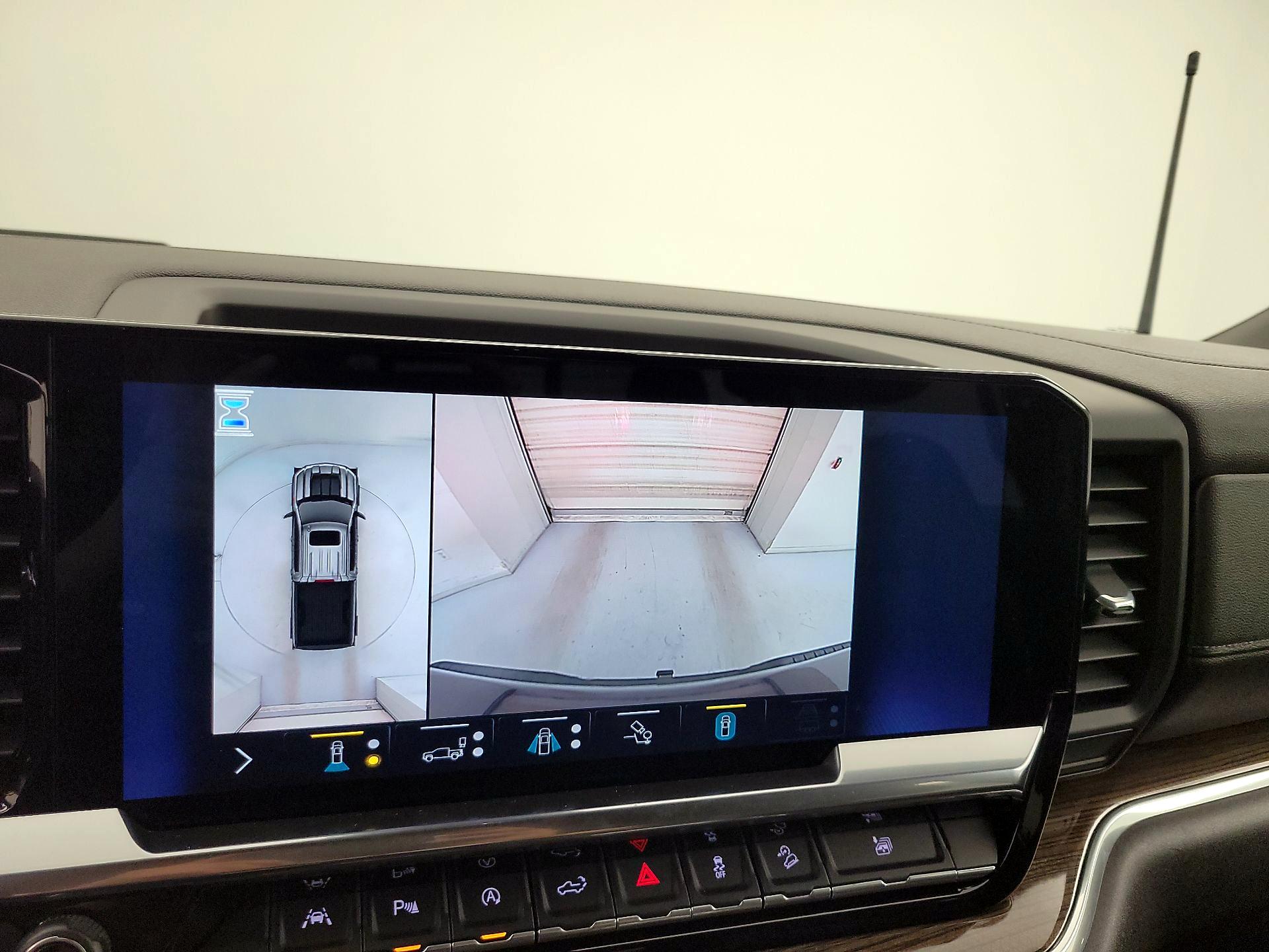 Thumbnail: 2022 Chevrolet Silverado 1500 - 15