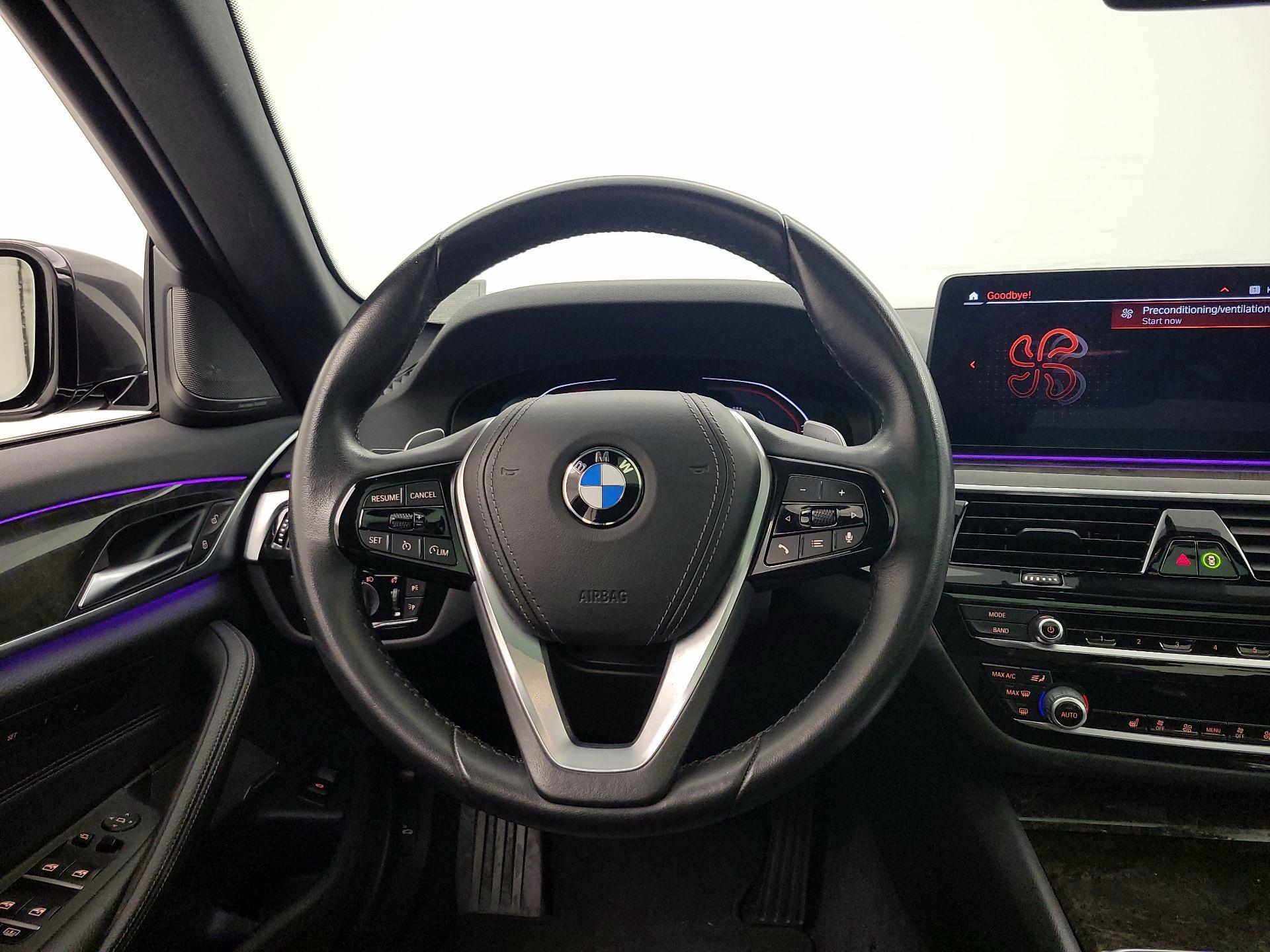 Thumbnail: 2022 BMW 5 Series - 10
