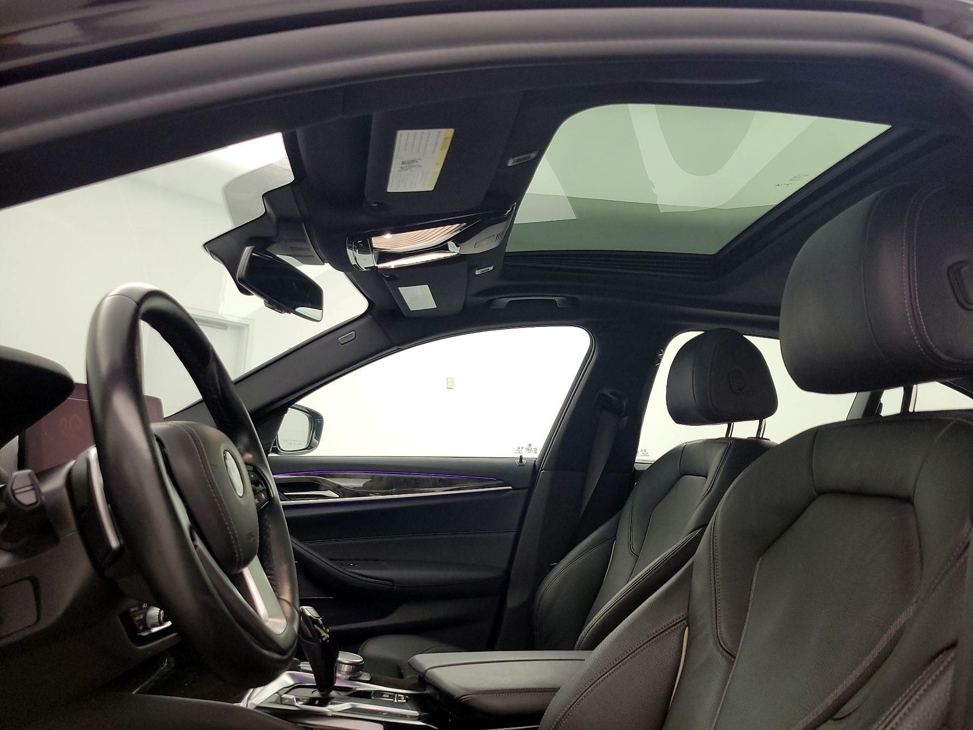 Thumbnail: 2022 BMW 5 Series - 20