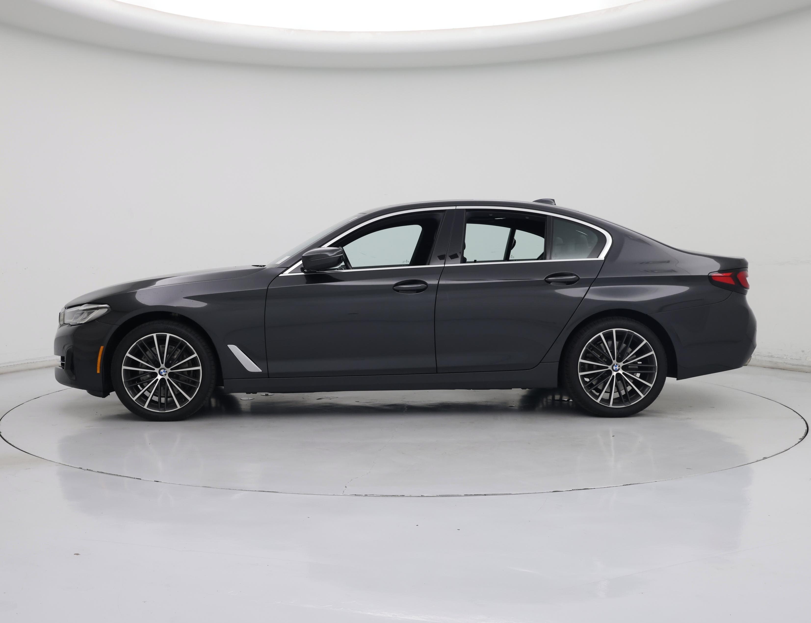 Thumbnail: 2022 BMW 5 Series - 3