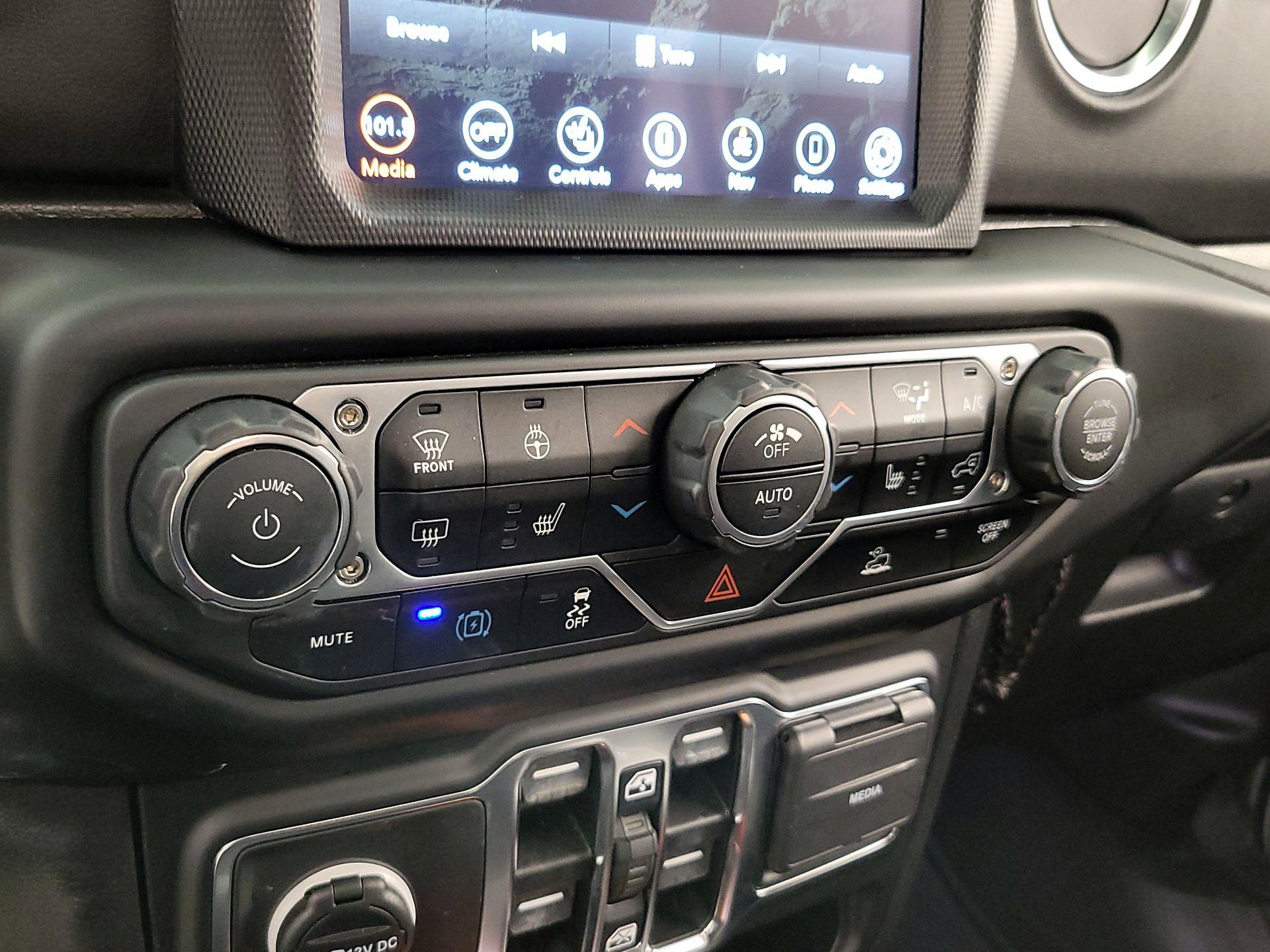 Thumbnail: 2023 Jeep Wrangler - 17