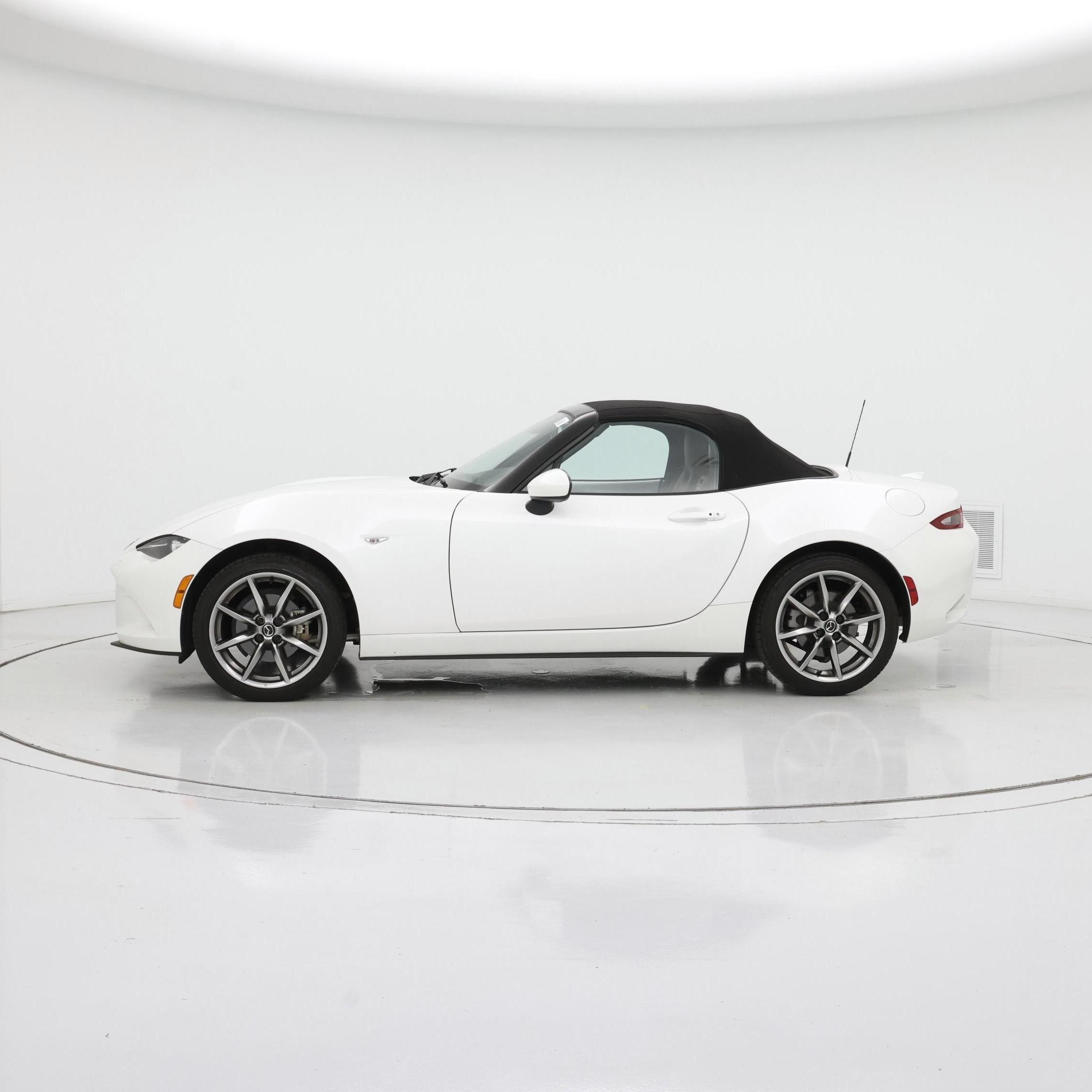 Thumbnail: 2023 Mazda MX-5 Miata - 3