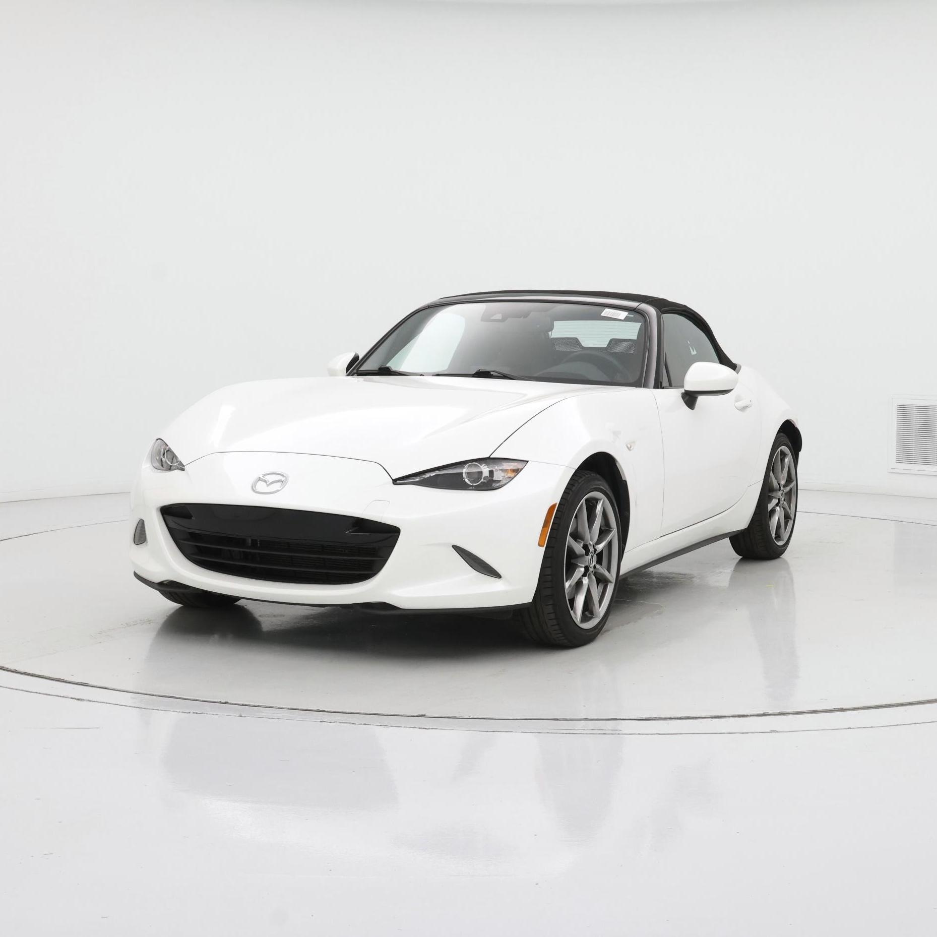 Thumbnail: 2023 Mazda MX-5 Miata - 4