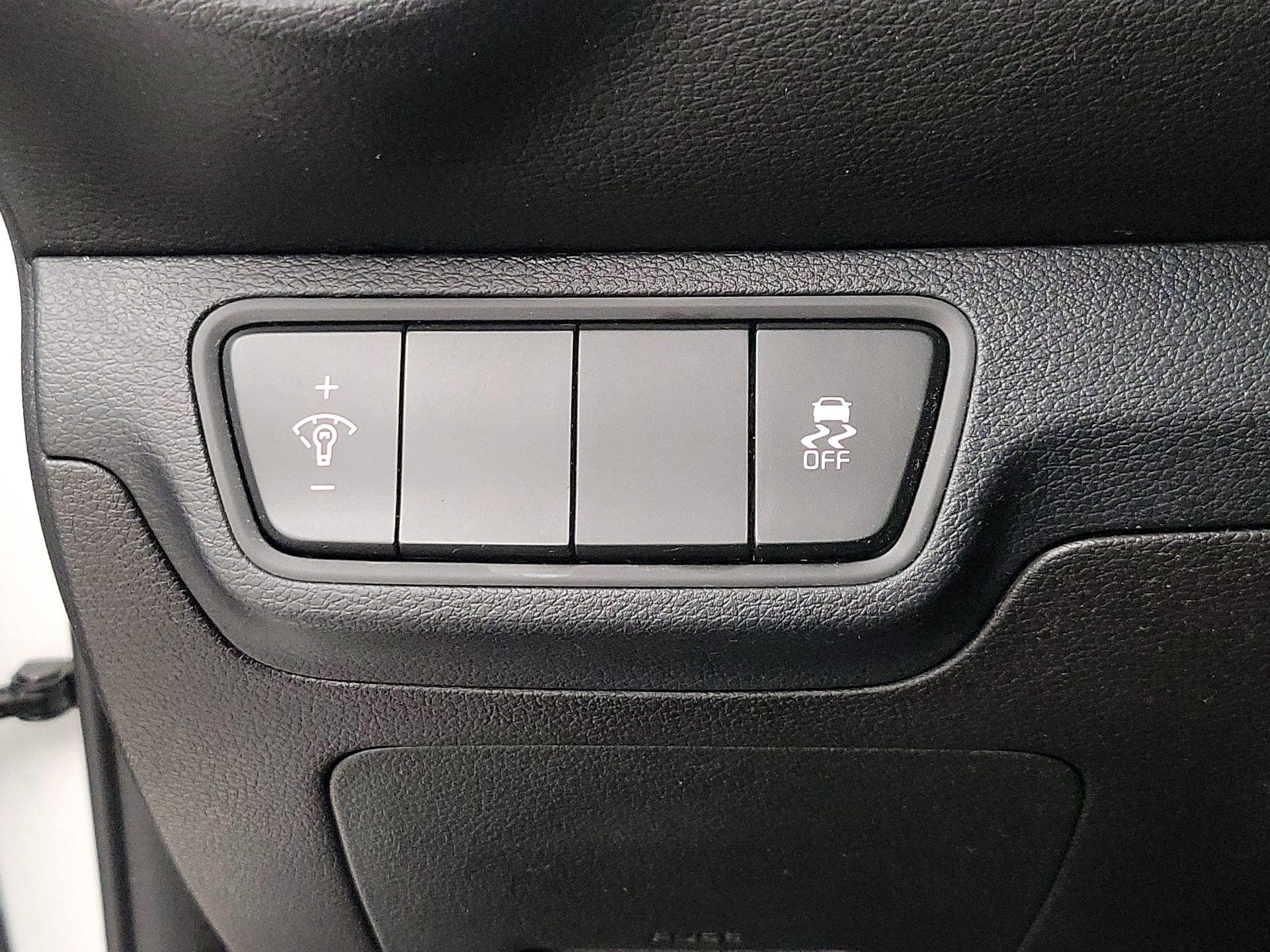 Thumbnail: 2022 Kia Forte - 13